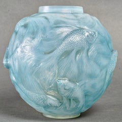 1924 Rene Lalique, Vase Formose Triple Cased Opalescent Glass with Blue Patina