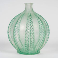 1924 René Lalique, Vase Malines Glass with green Patina