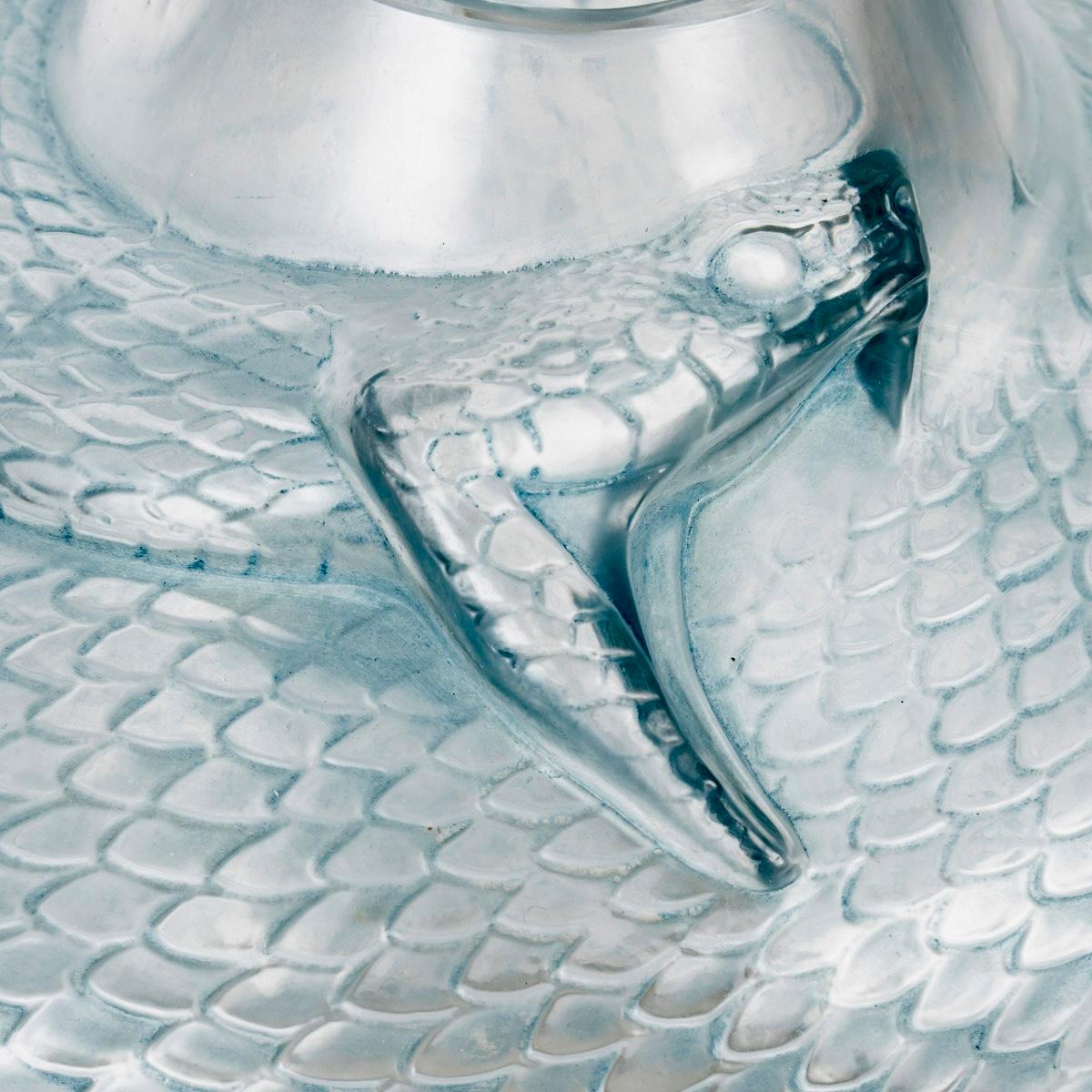 French 1924 René Lalique - Vase Serpent Snake Glass with Blue Patina For Sale