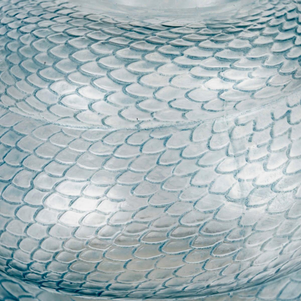 Molded 1924 René Lalique - Vase Serpent Snake Glass with Blue Patina For Sale