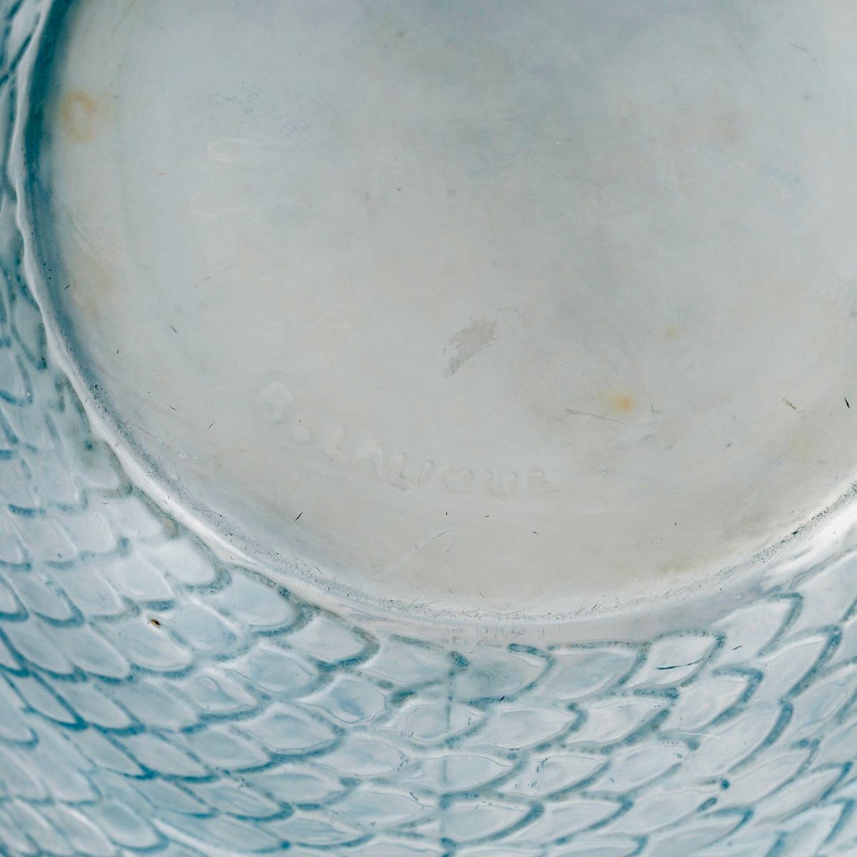 1924 René Lalique - Vase Serpent Snake Glass with Blue Patina In Good Condition For Sale In Boulogne Billancourt, FR
