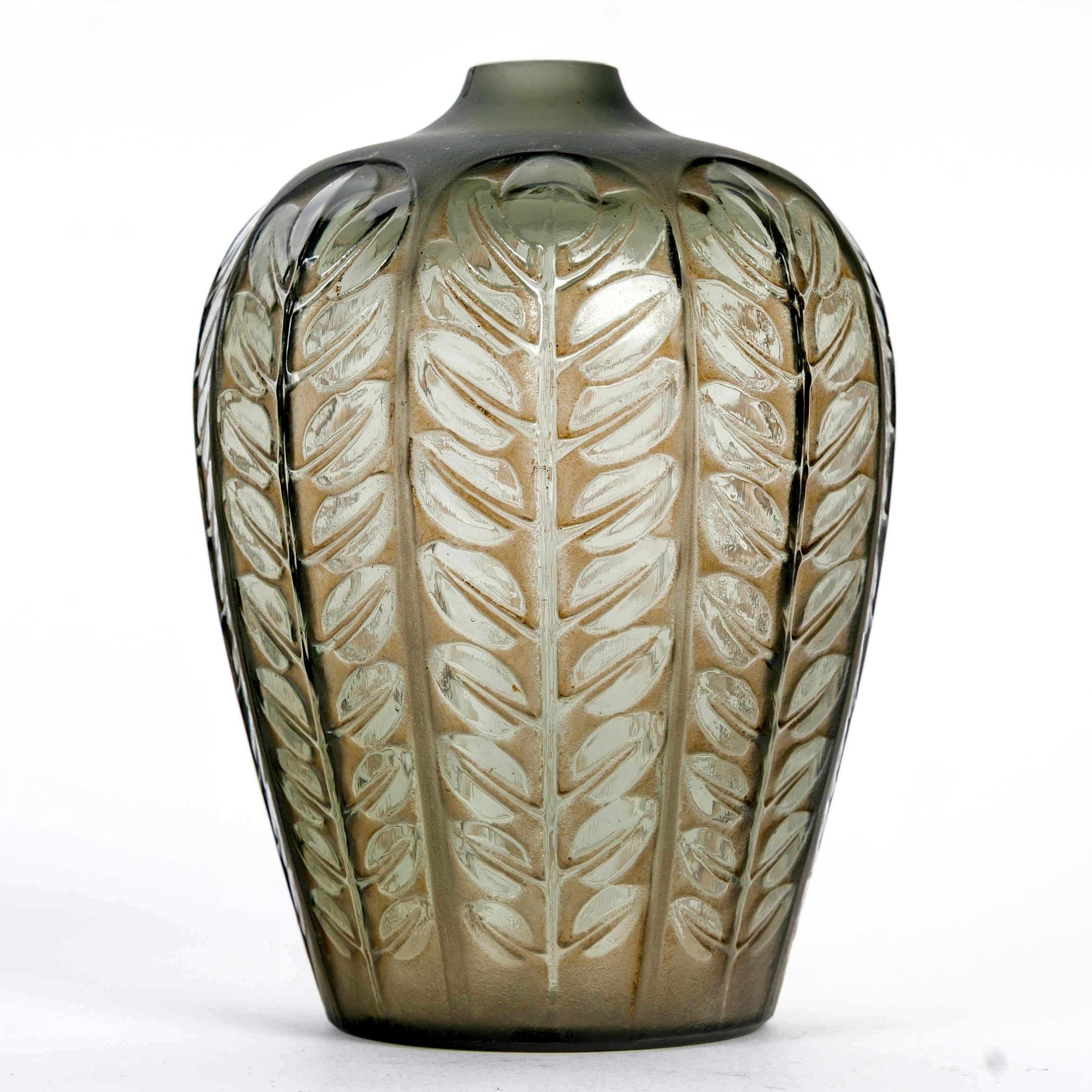 Art Déco Vaso René Lalique del 1924 in vetro fumé grigio Tournai con patina seppia in vendita