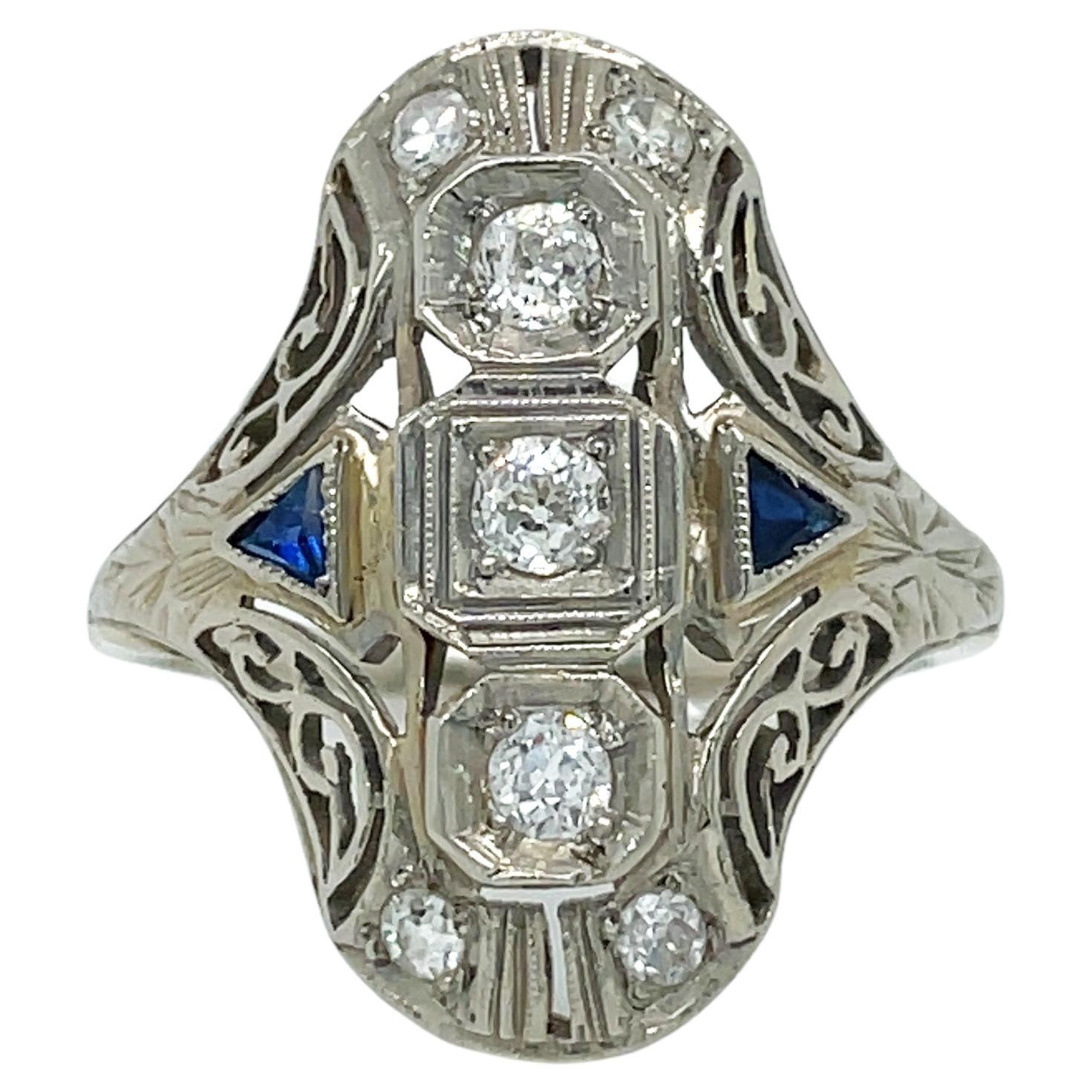 1925 Art Deco 14K Filigraner Diamant- und Saphirring im Angebot
