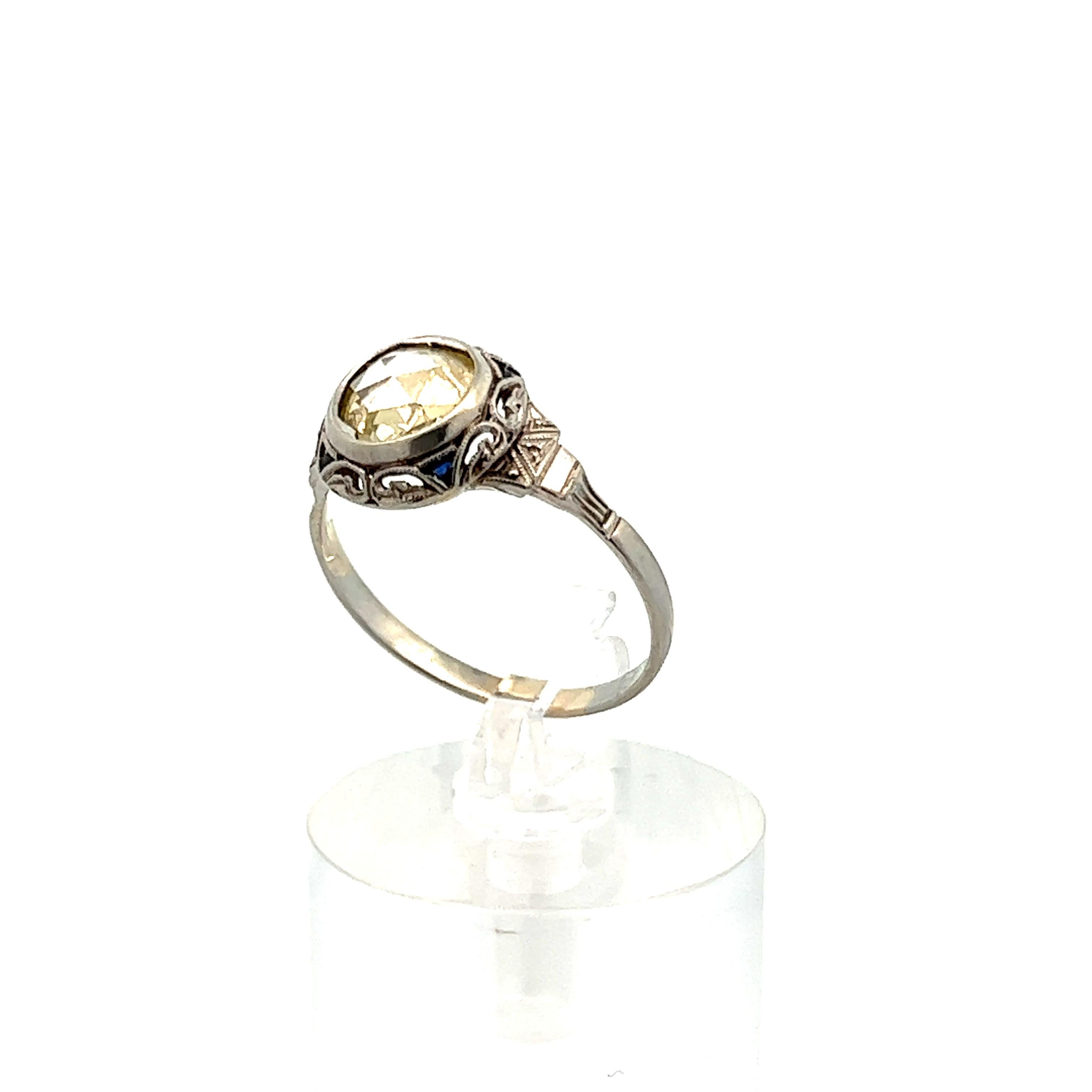 1925 Art Deco Ring aus 14 Karat Weißgold mit Diamant und Saphir  (Rosenschliff) im Angebot