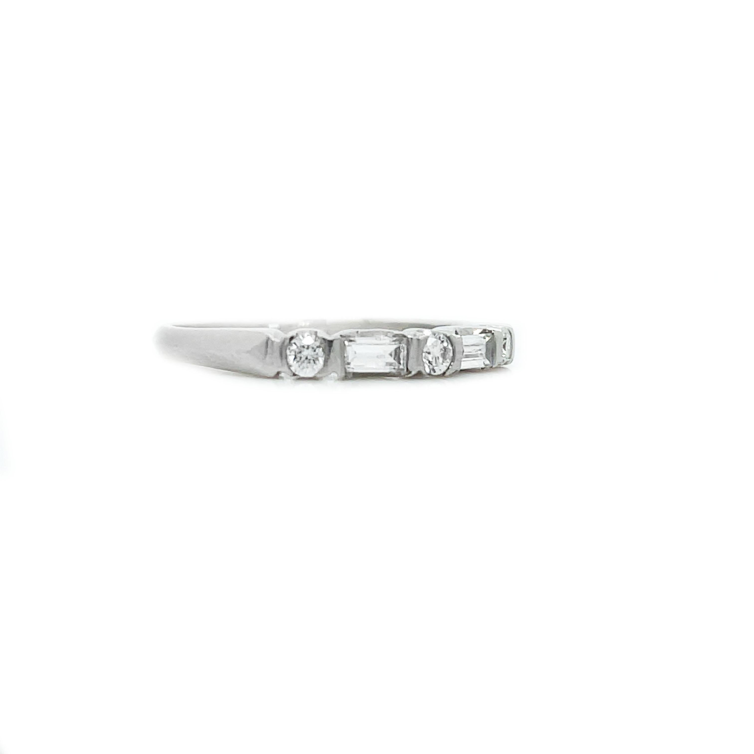 Round Cut 1925 Art Deco Baguette and Round Diamond Platinum Band For Sale