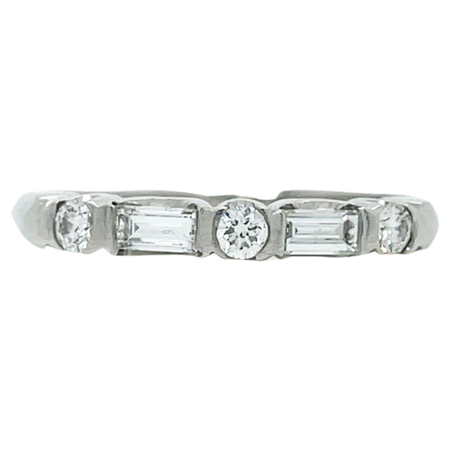 1925 Art Deco Baguette und runder Diamant Platinband