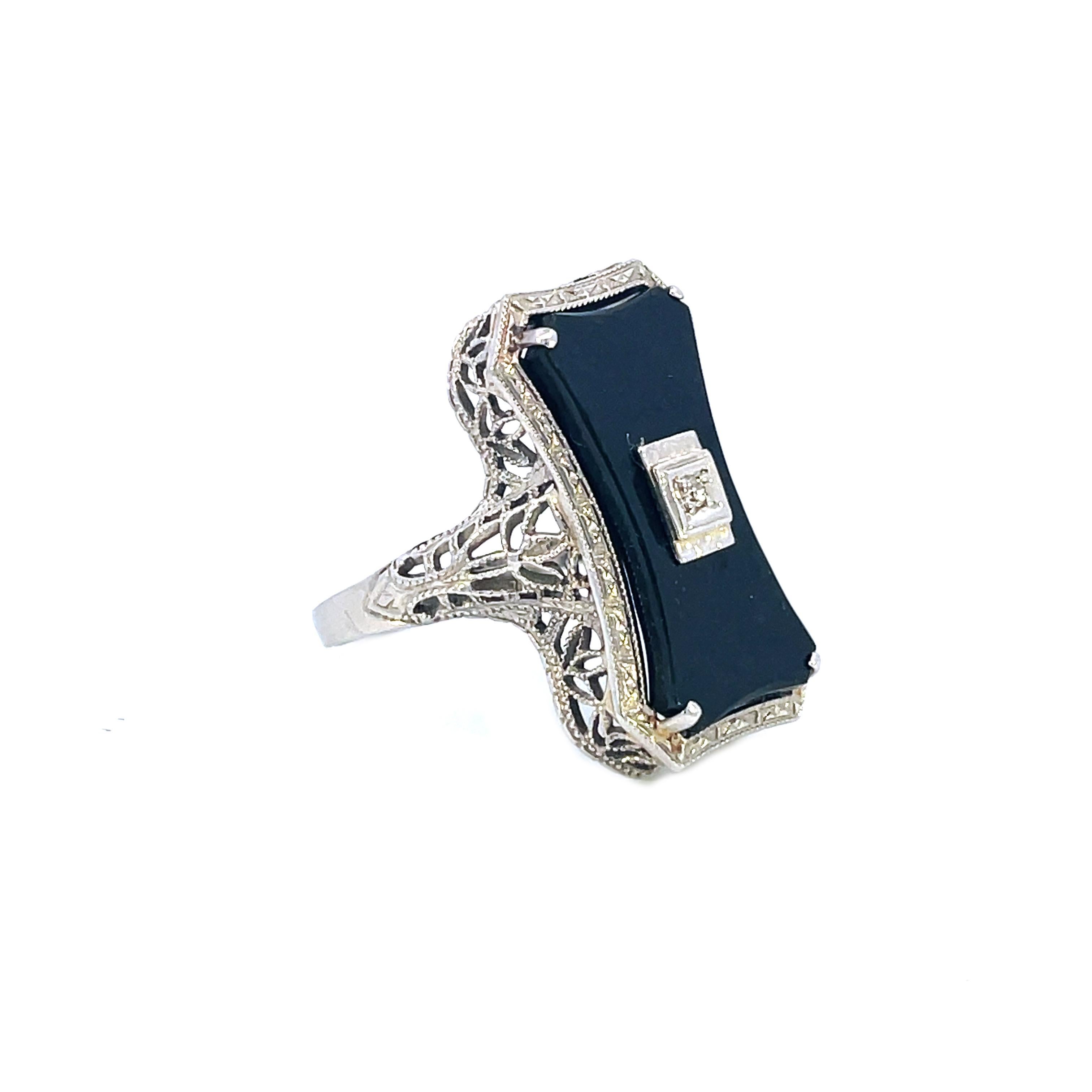 Women's 1925 Art Deco Black Jade and Diamond White Gold Filigree Ring For Sale