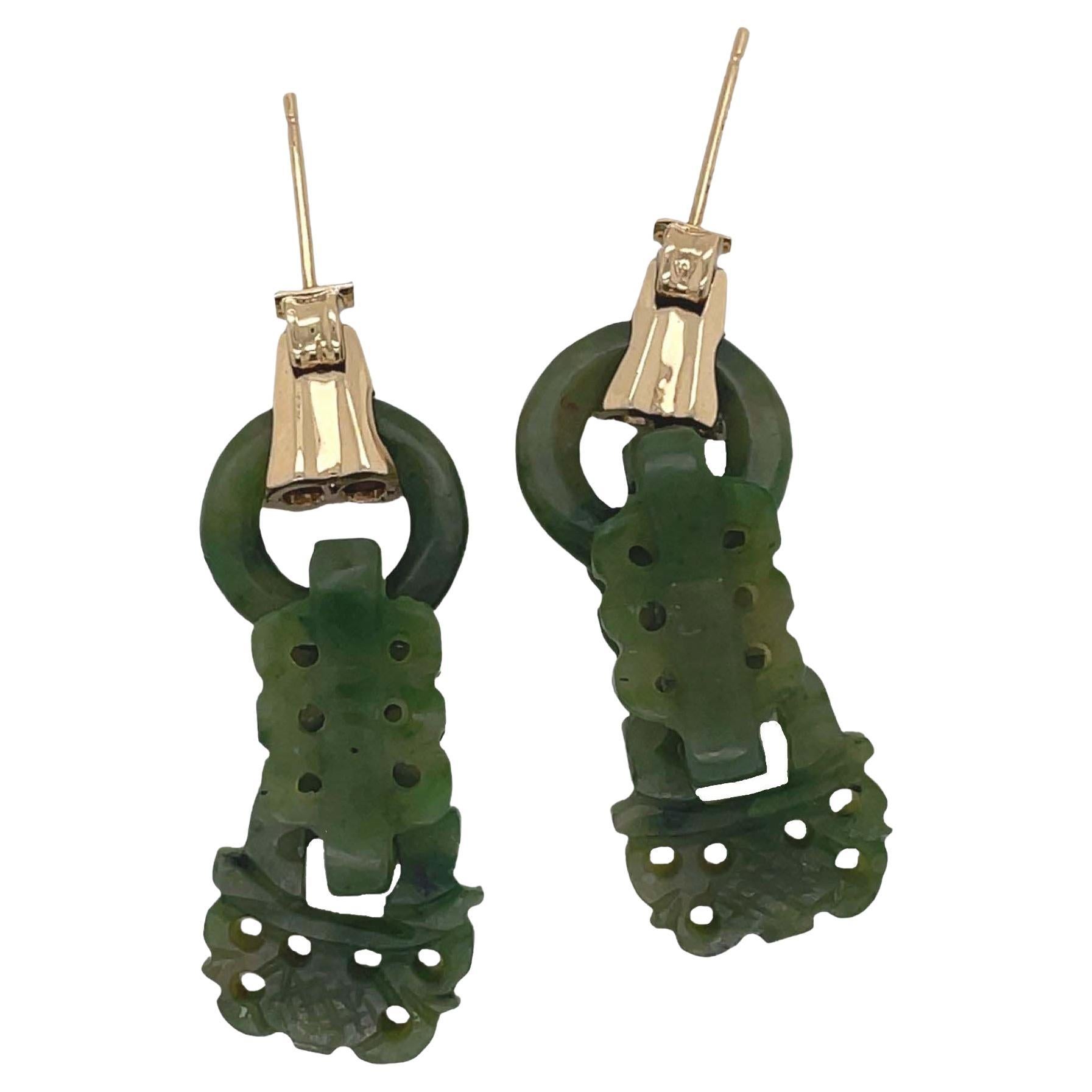 1925 Art Deco Carved Nephrite Jade Articulated Dangle Earrings For Sale