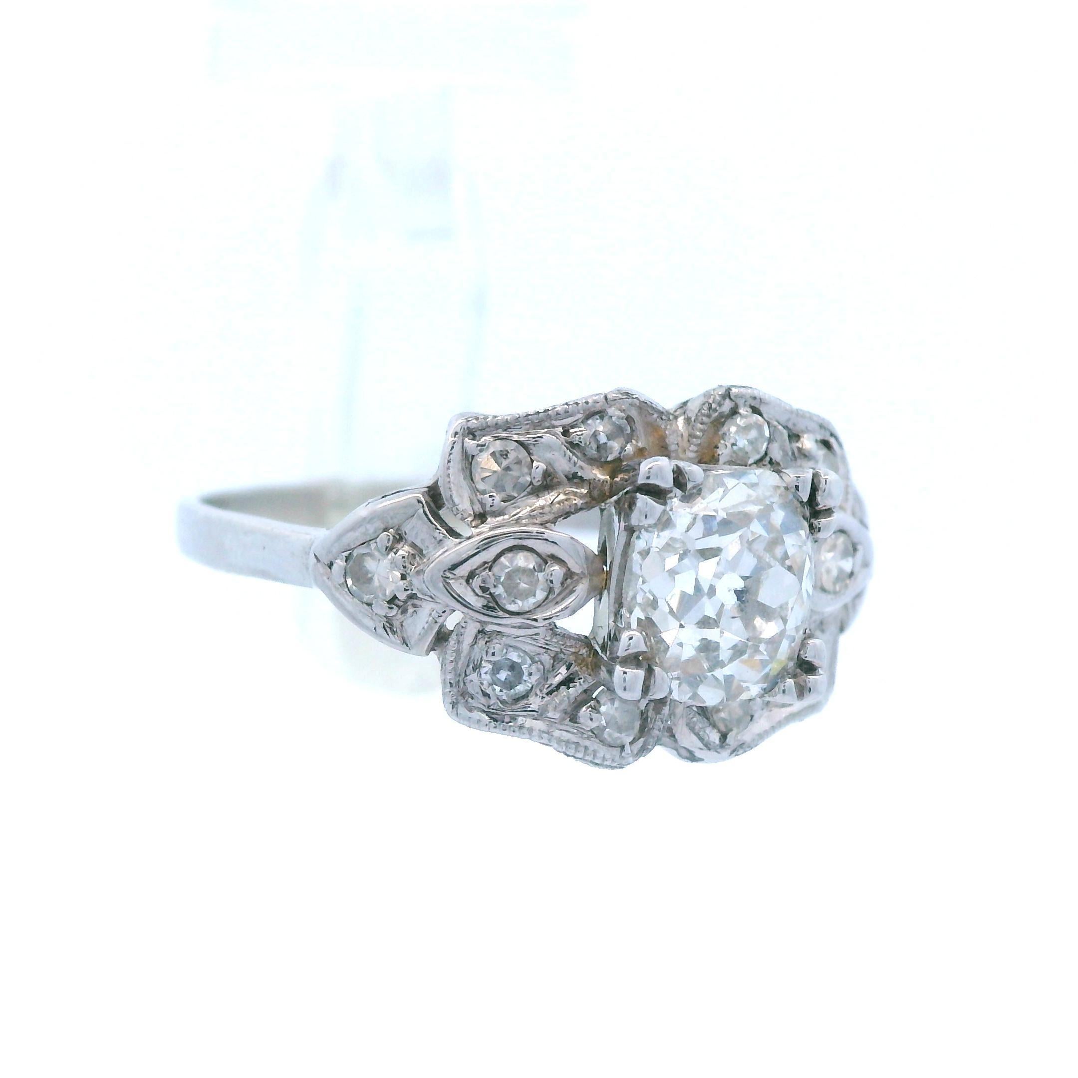 Round Cut 1925 Art Deco Platinum Diamond Engagement Ring For Sale