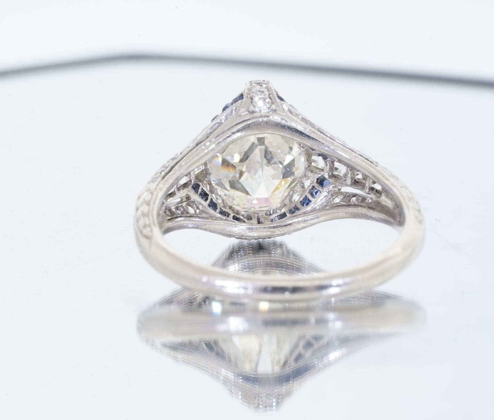 GIA Certified 1925 Art Deco Platinum 2.50 Diamond Center Stone Engagement Ring In Good Condition In Lauderdale by the Sea, FL