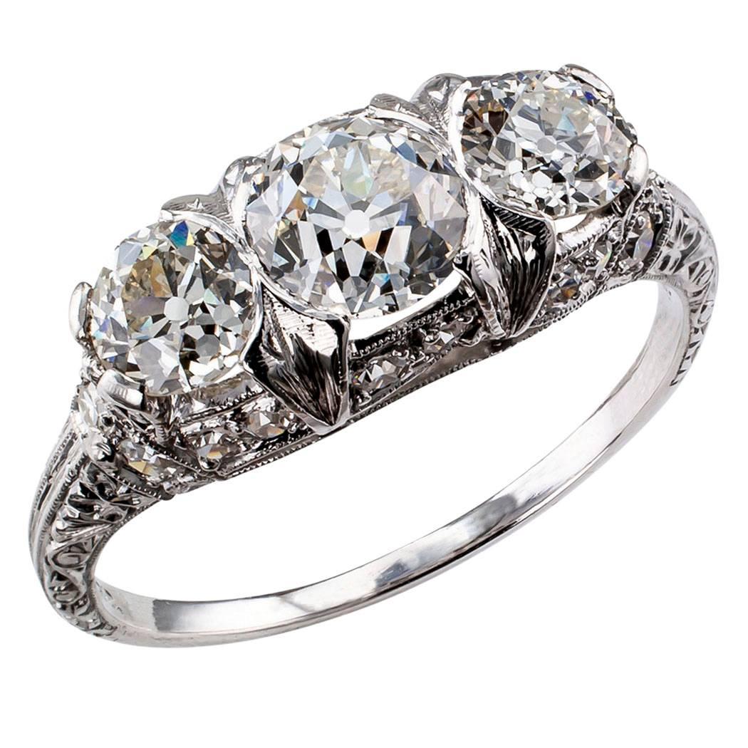 1925 Art Deco Three-Stone Old European Cut Diamond Platinum Ring In Excellent Condition In Los Angeles, CA