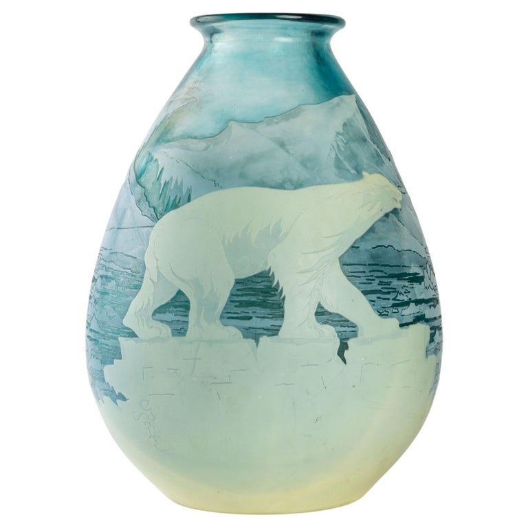 1925 Emile Gallé Vase Ours Polaires Cameo Overlaid Glass Acid-Etched Polar  Bears at 1stDibs