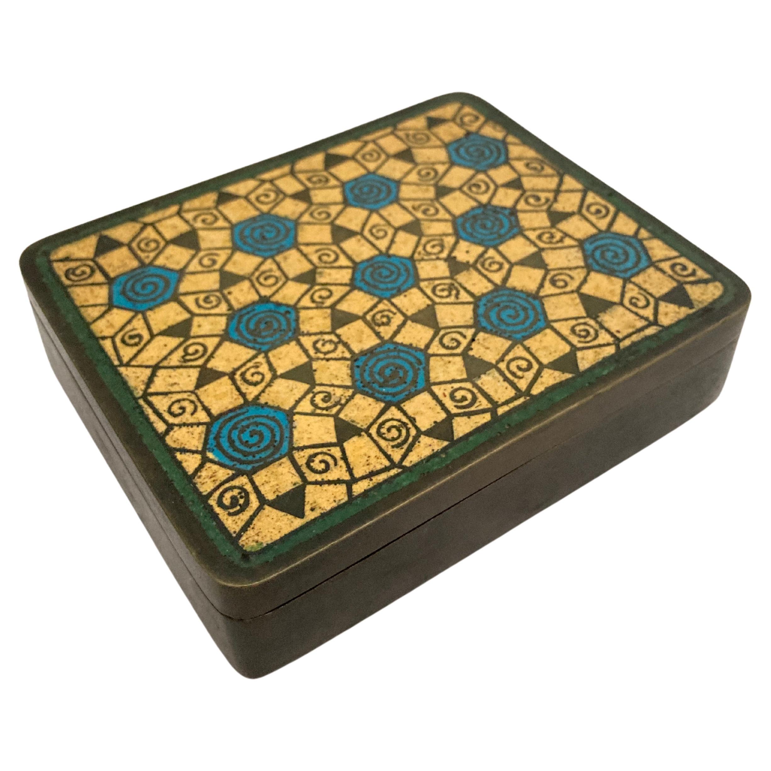 1925 enameled bronze boxe signed by Primavera For Sale