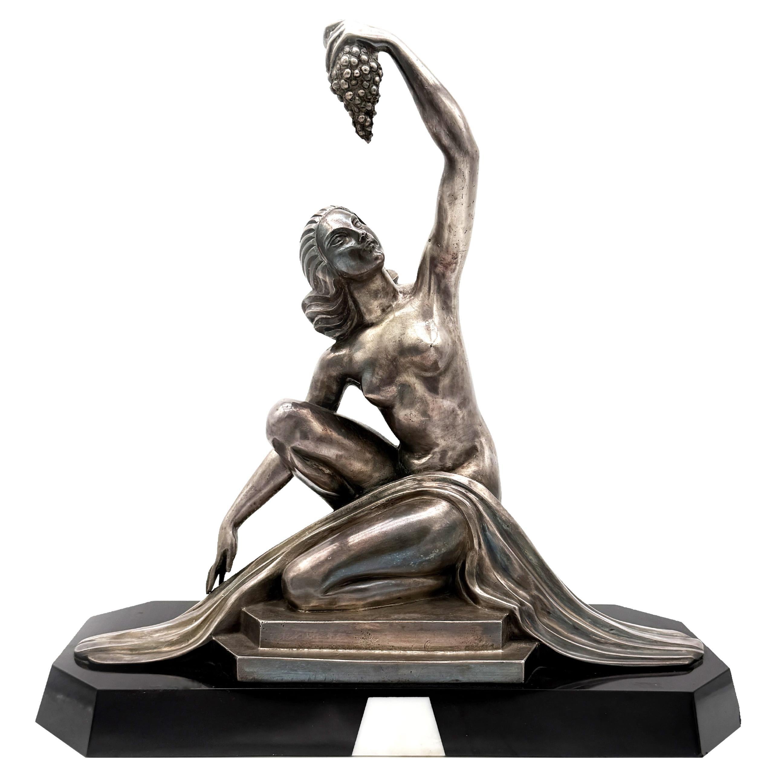 1925 Scultura di donna nuda in bronzo Art Deco francese di Clarisse Lévy-Kinsbourg