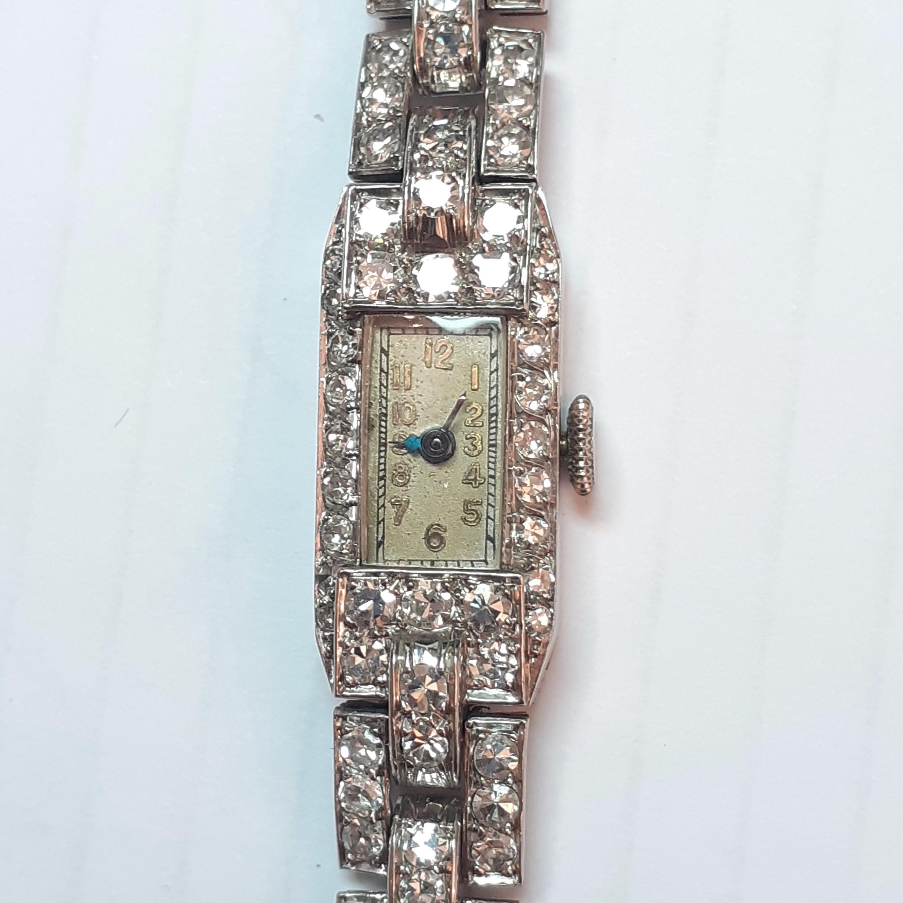 1925 French Art Deco Platinum 2.5 Carat Diamonds Lady Wristwatch In Good Condition In London, GB