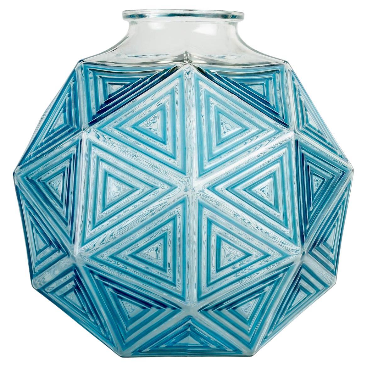 1925 René Lalique Art Deco Vase Nanking Clear Glass with Electric Blue Patina
