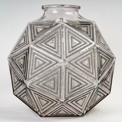 1925 René Lalique Art Deco Vase Nanking Clear Glass with Grey Patina