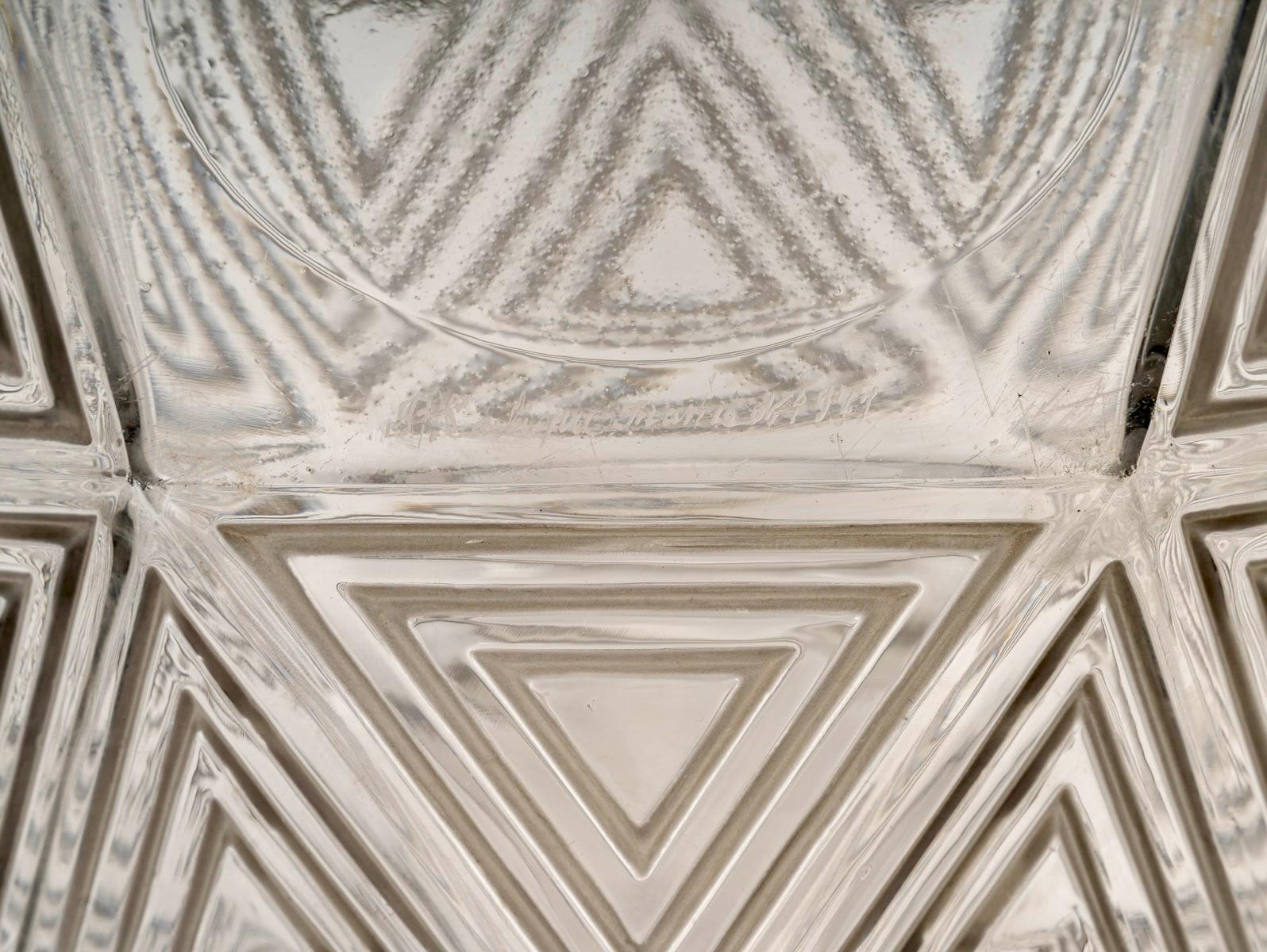 Molded 1925 René Lalique Art Deco Vase Nanking Glass with Grey Patina