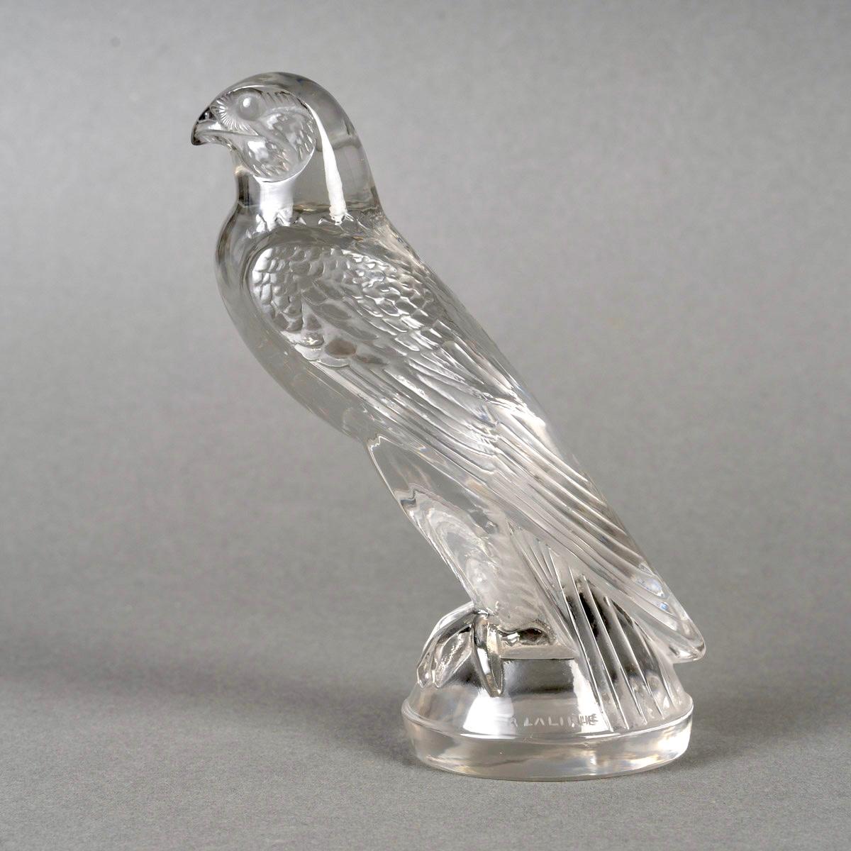 Francese 1925 René Lalique - Auto Mascotte Faucon Falcon Vetro trasparente in vendita
