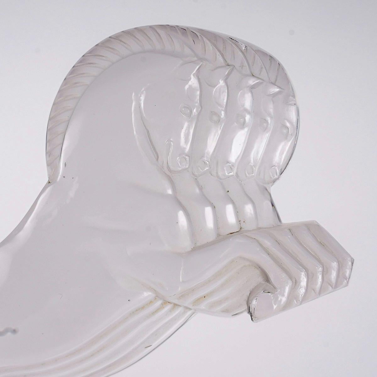 1925 René Lalique Adorno de capucha de mascota de coche Cinq 5 Chevaux Caballos Vidrio Art Decó en venta
