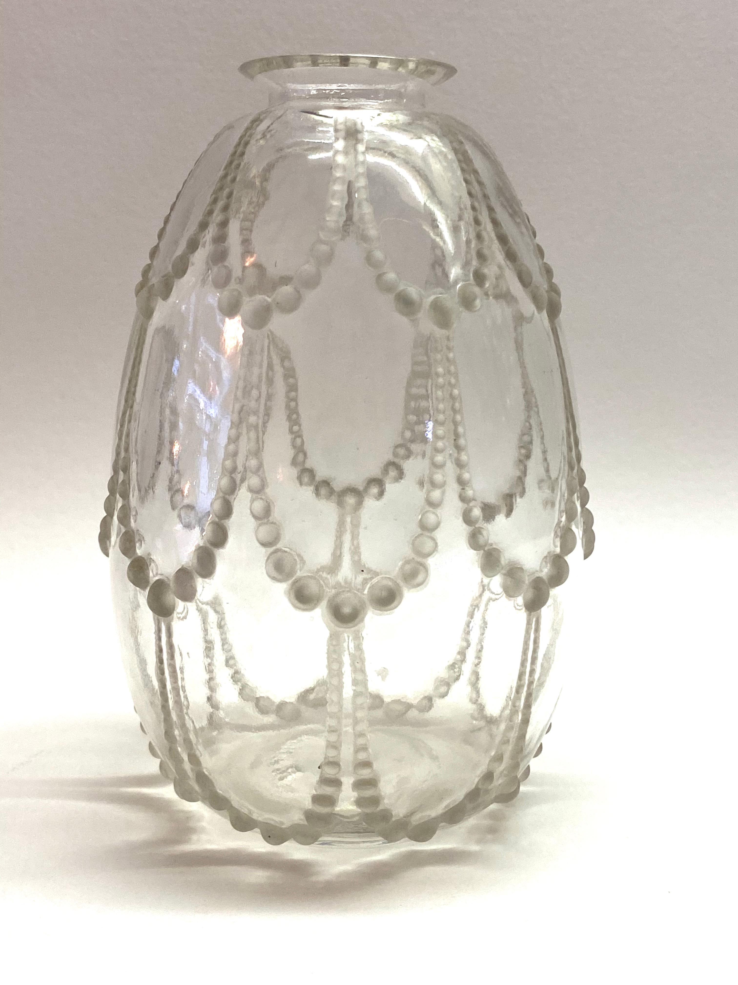 Molded 1925 René Lalique Perles Vase in Clear and Frosted Glass, Pearls
