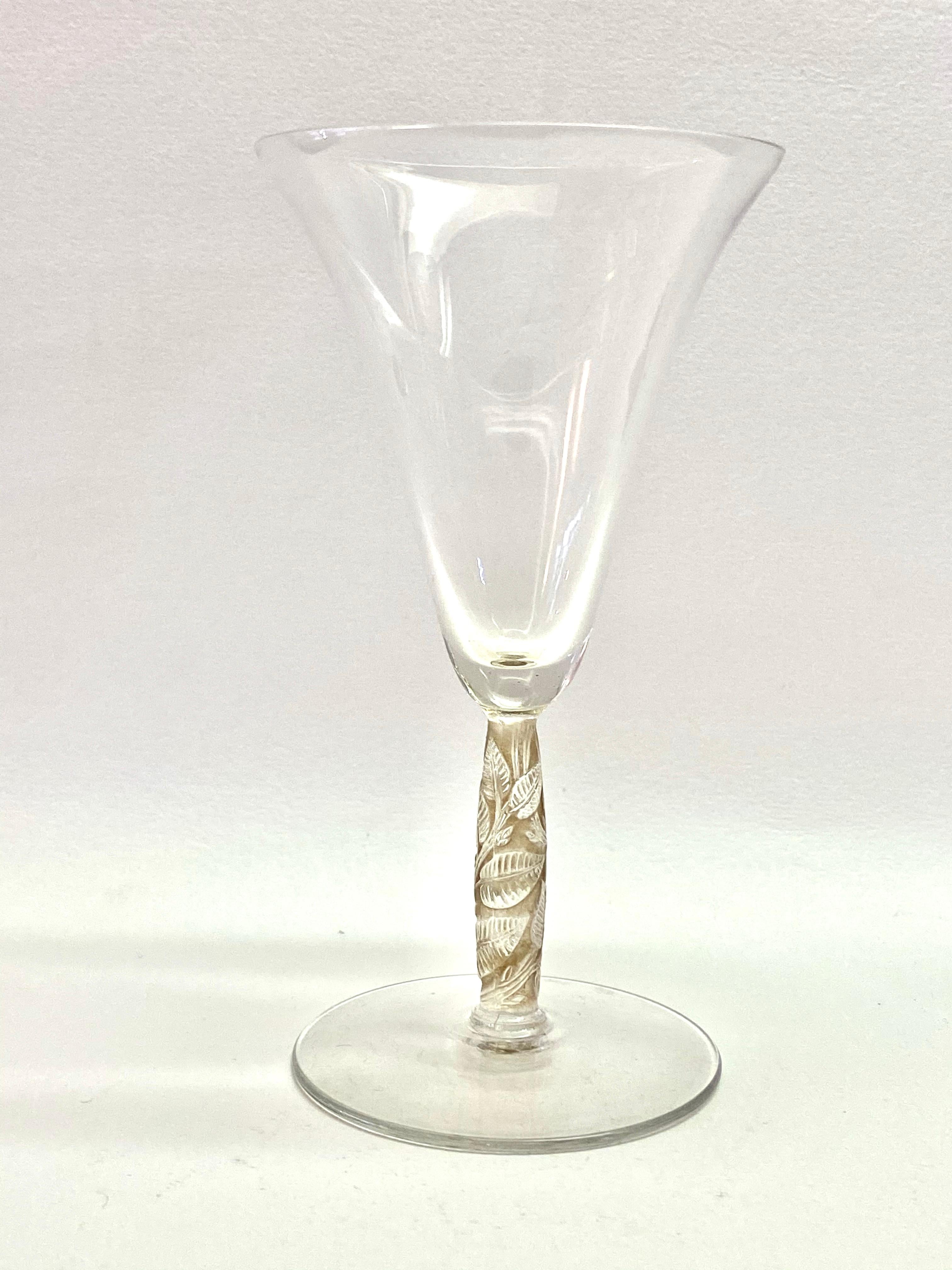 Set of 5 drinking glasses made by René Lalique in 1925. Model is named 