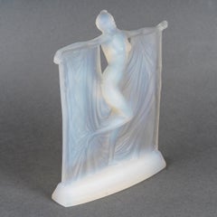 1925 René Lalique Statuetta Suzanne Lalique in vetro opalescente - Statua di donna