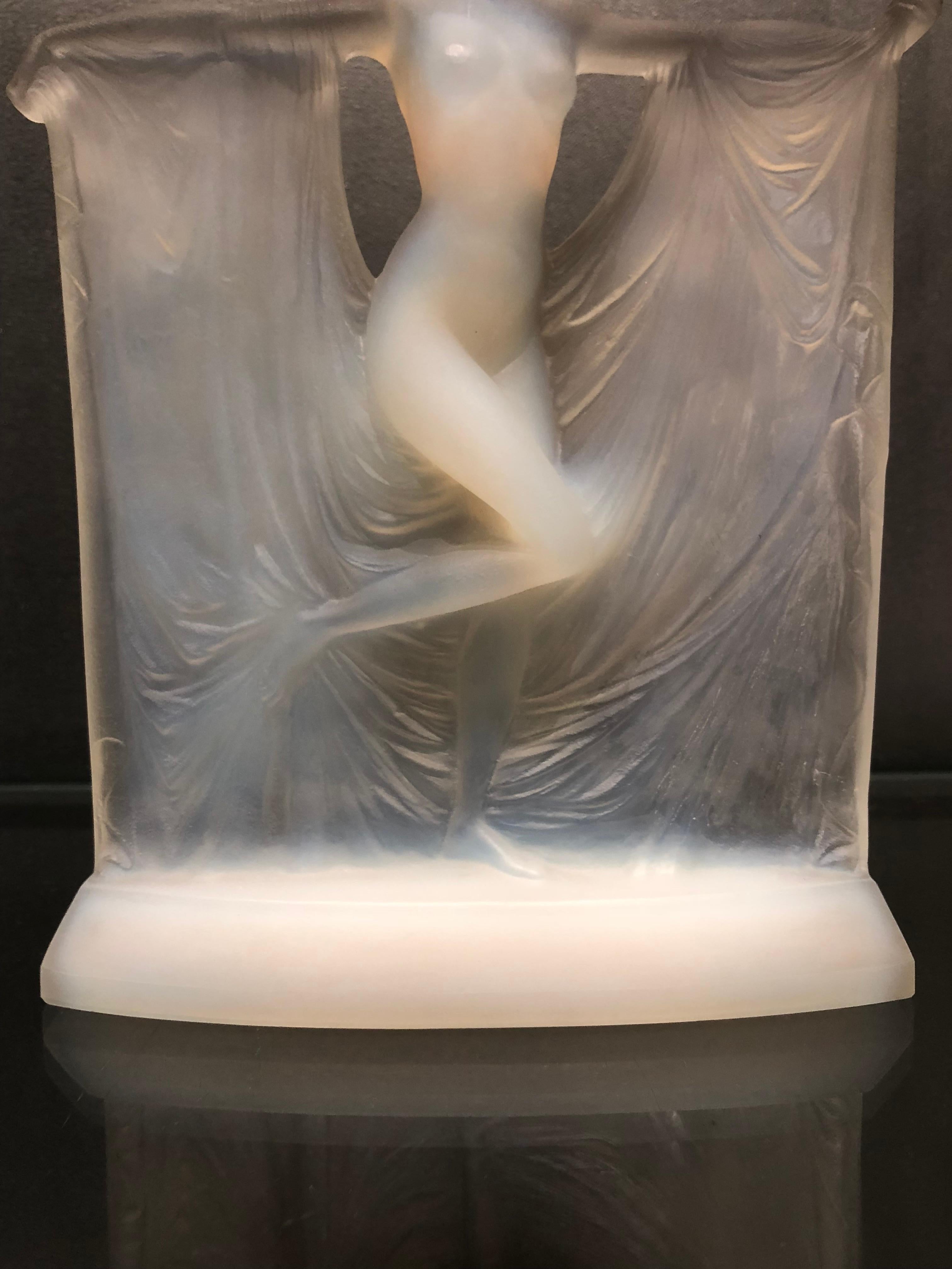 Molded 1925 René Lalique Suzanne Statuette Deep Milky Opalescent Glass, Woman Statue