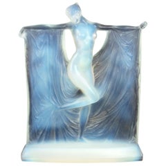 1925 René Lalique Suzanne Statuette Deep Milky Opalescent Glass, Woman Statue
