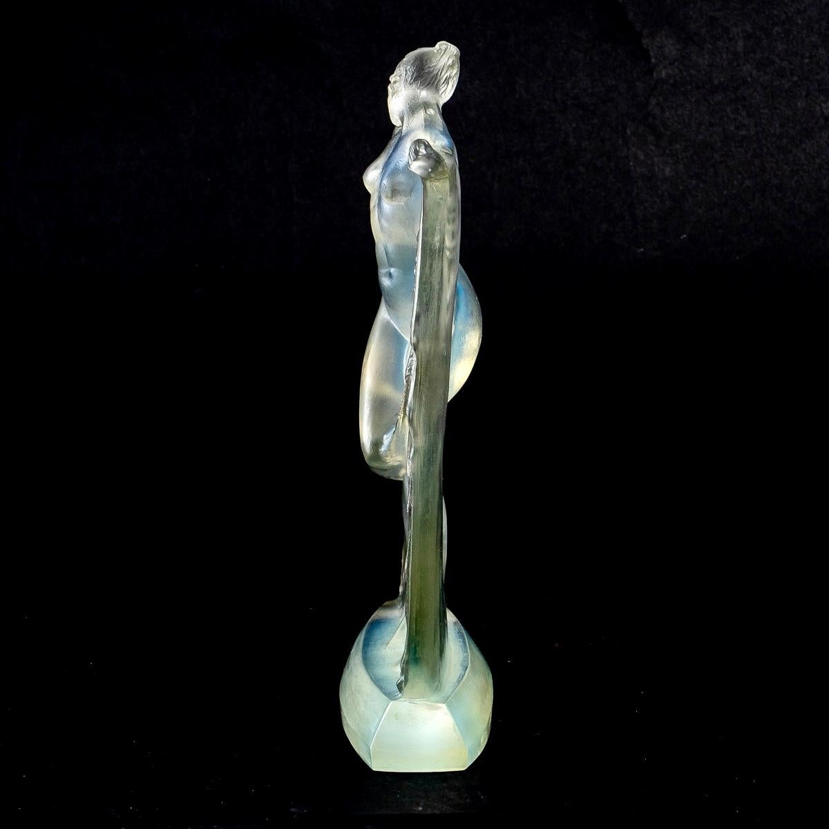 Molded 1925 René Lalique Suzanne Statuette Light Opalescent Glass, Woman Statue