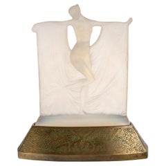 1925 René Lalique - 'Suzanne' statuette, opalescent glass