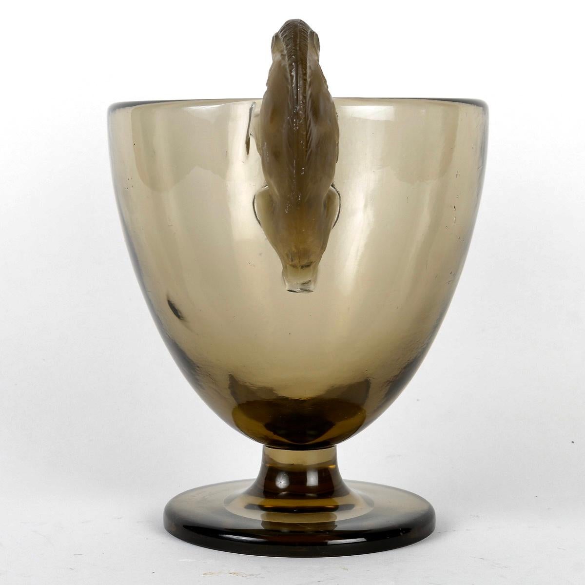 French 1925 Rene Lalique - Vase Beliers Vase Smoked Topaz Grey Glass For Sale