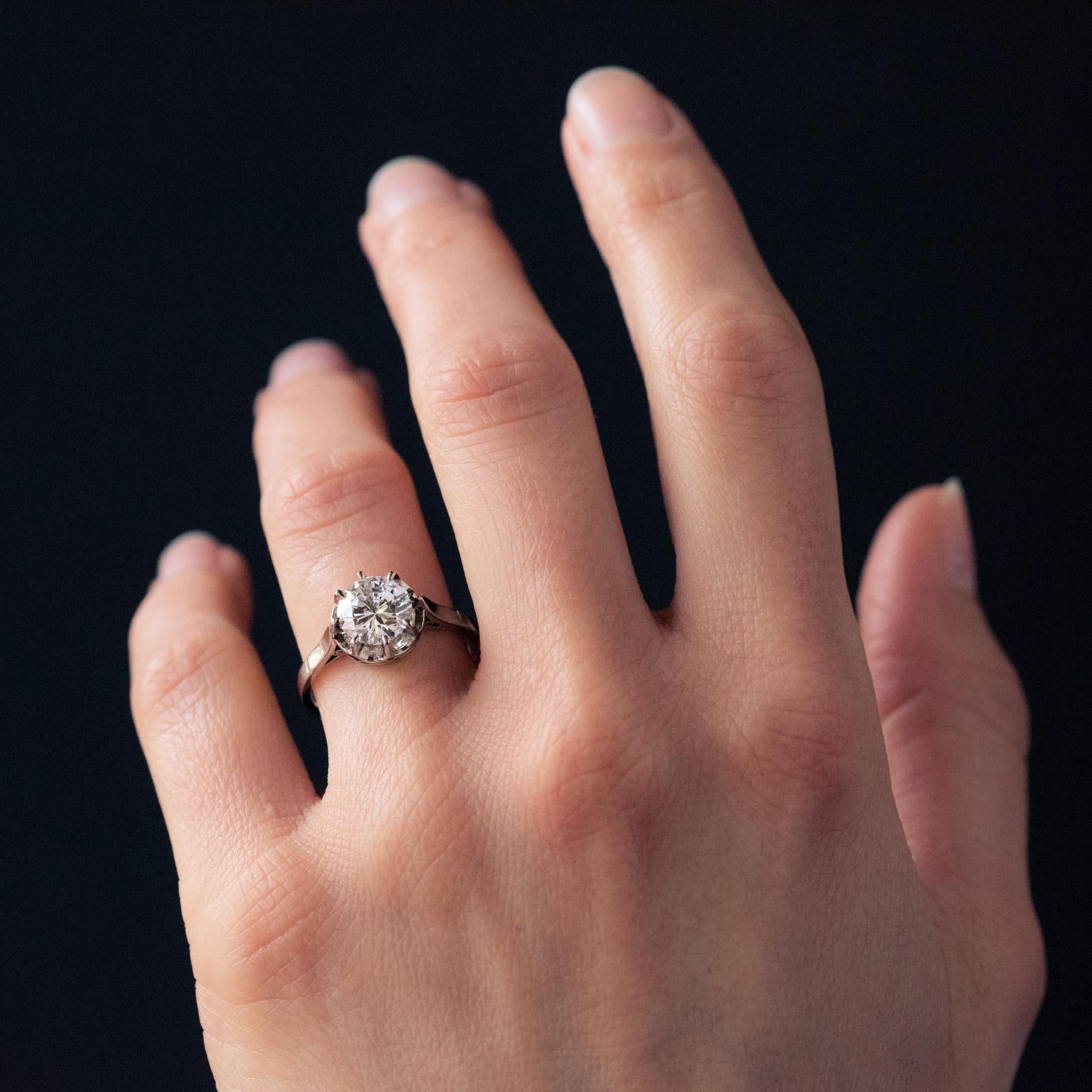 1925s Art Deco 1.50 Carat E.VS Diamond 18 Karat Platinum Solitary Ring For Sale 7