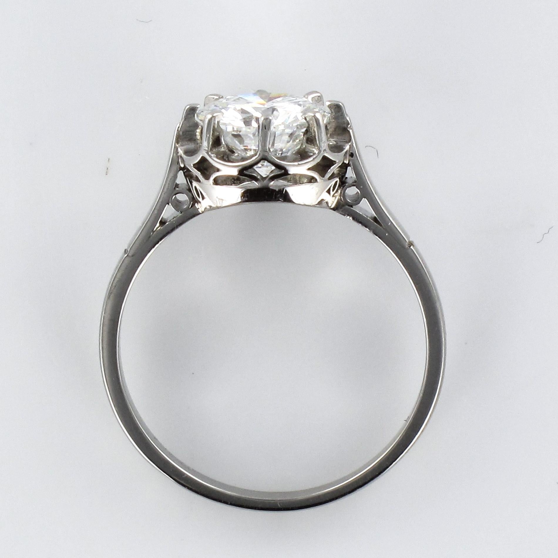 1925s Art Deco 1.50 Carat E.VS Diamond 18 Karat Platinum Solitary Ring For Sale 11