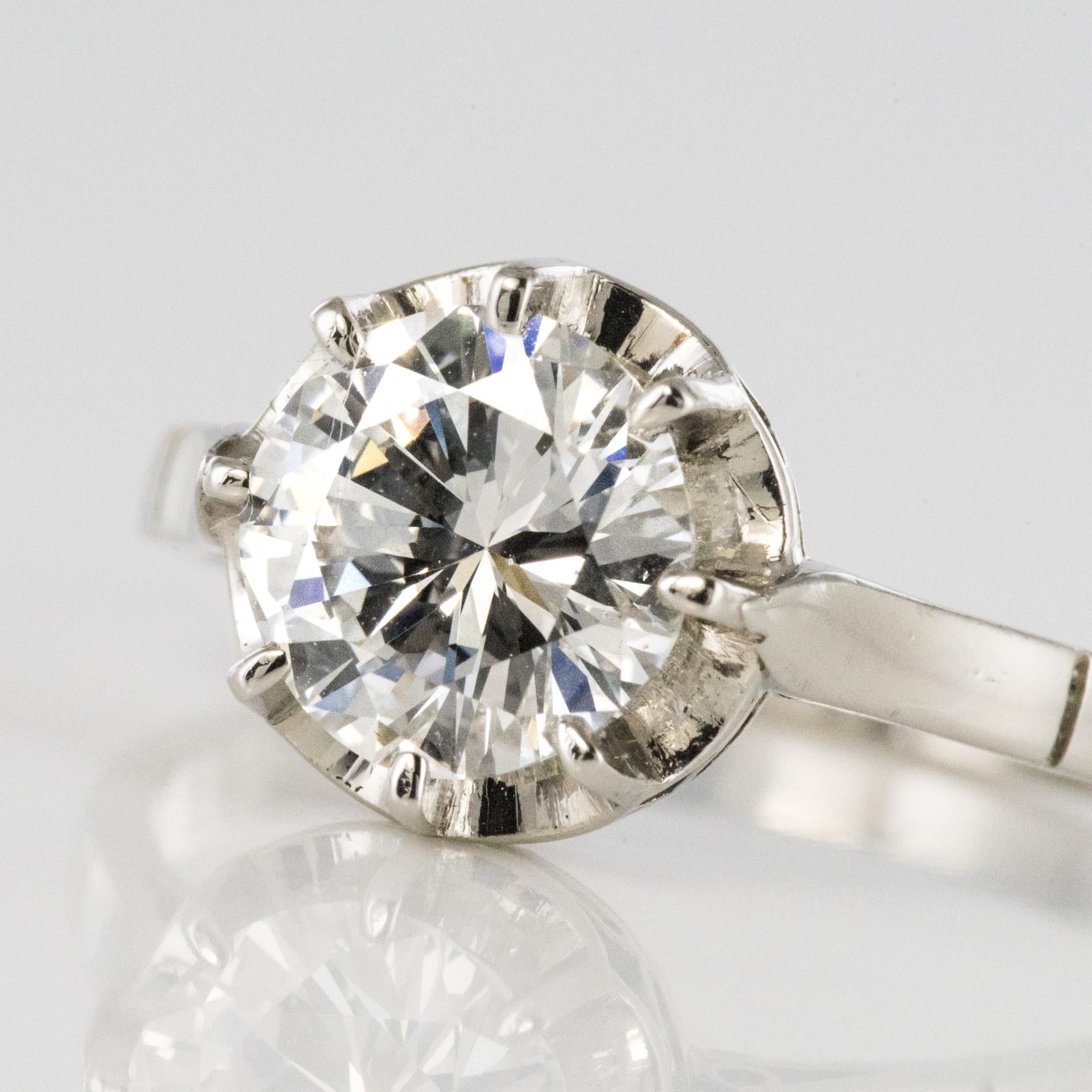 1925s Art Deco 1.50 Carat E.VS Diamond 18 Karat Platinum Solitary Ring For Sale 4