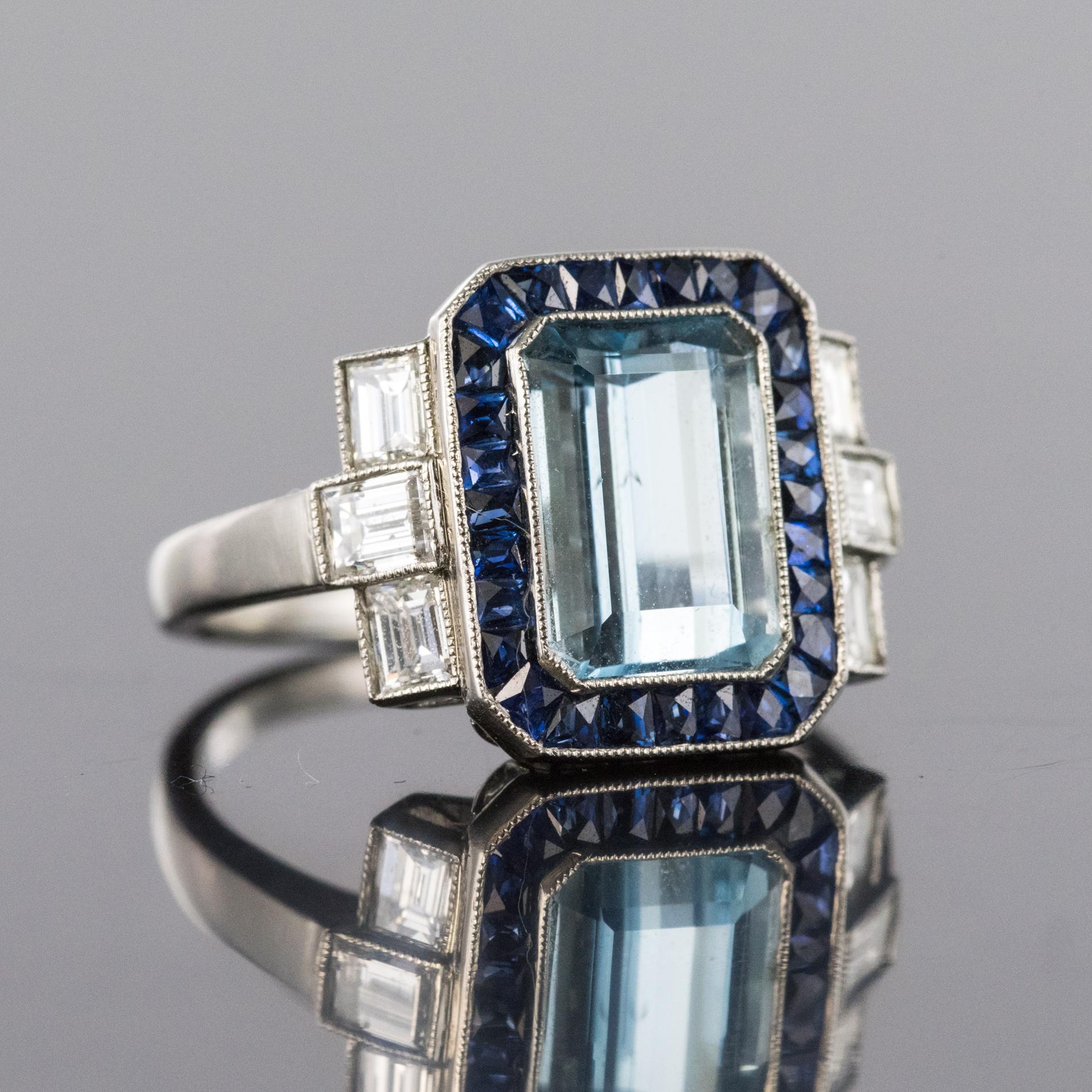 1925s Art Deco 2 Carat Aquamarine Diamonds Calibrated Sapphires Platinum Ring In Excellent Condition In Poitiers, FR