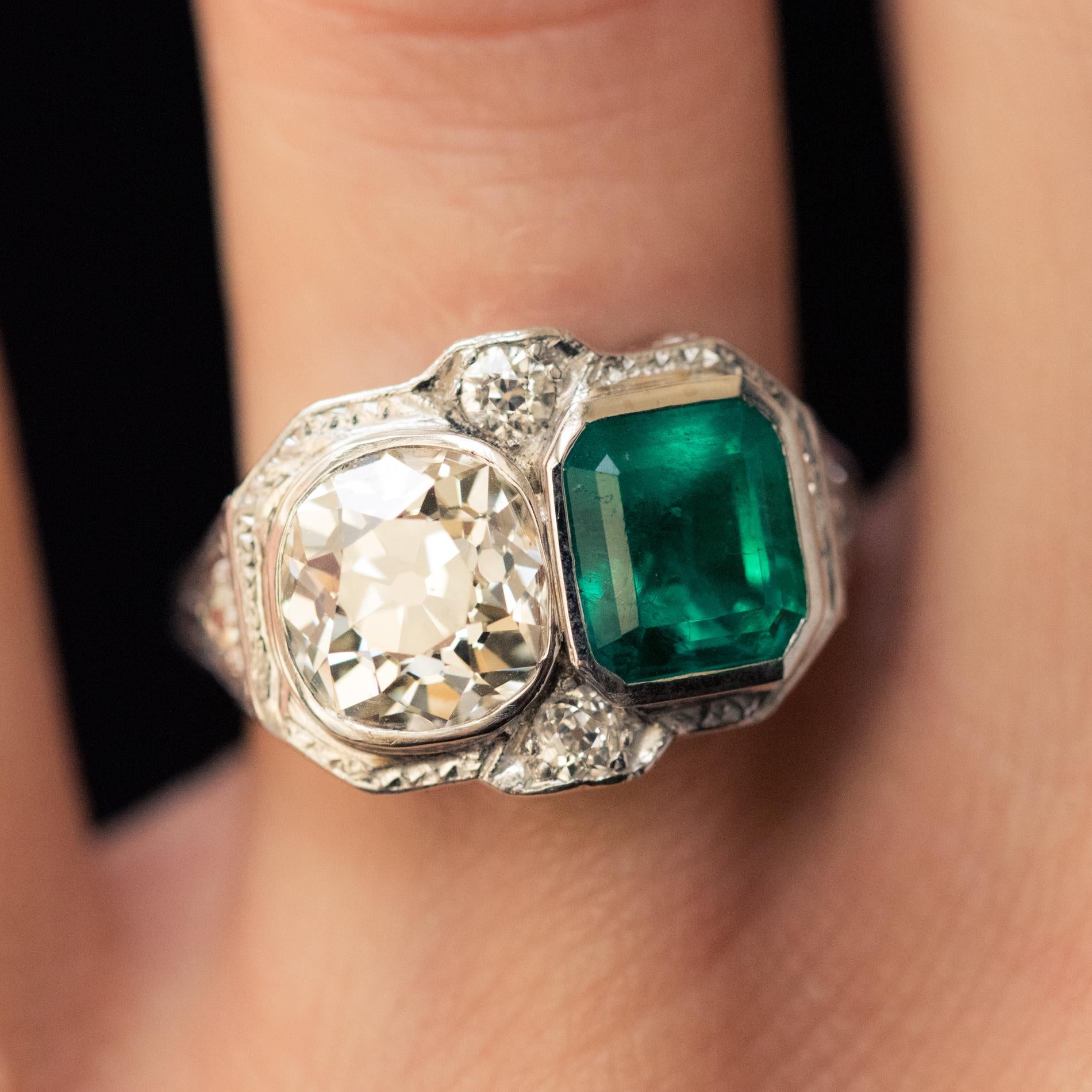 1925s Art Deco 2 Carat Emeralds 2.20 Carat Diamonds Platinum Ring For Sale 2