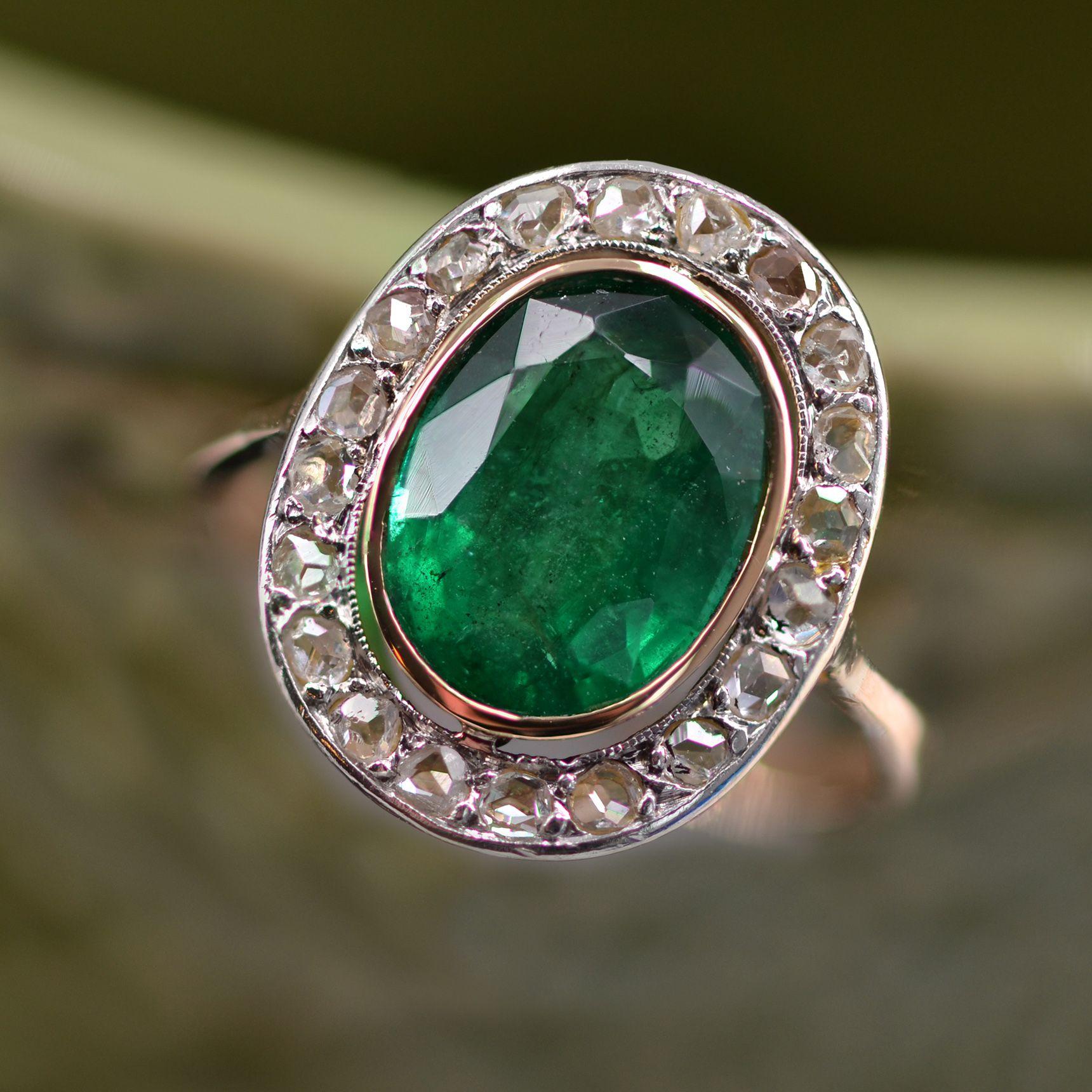 1925er Art Deco 3,14 Karat Smaragd-Diamanten-Ring aus 18 Karat Gelbgold (Ovalschliff)