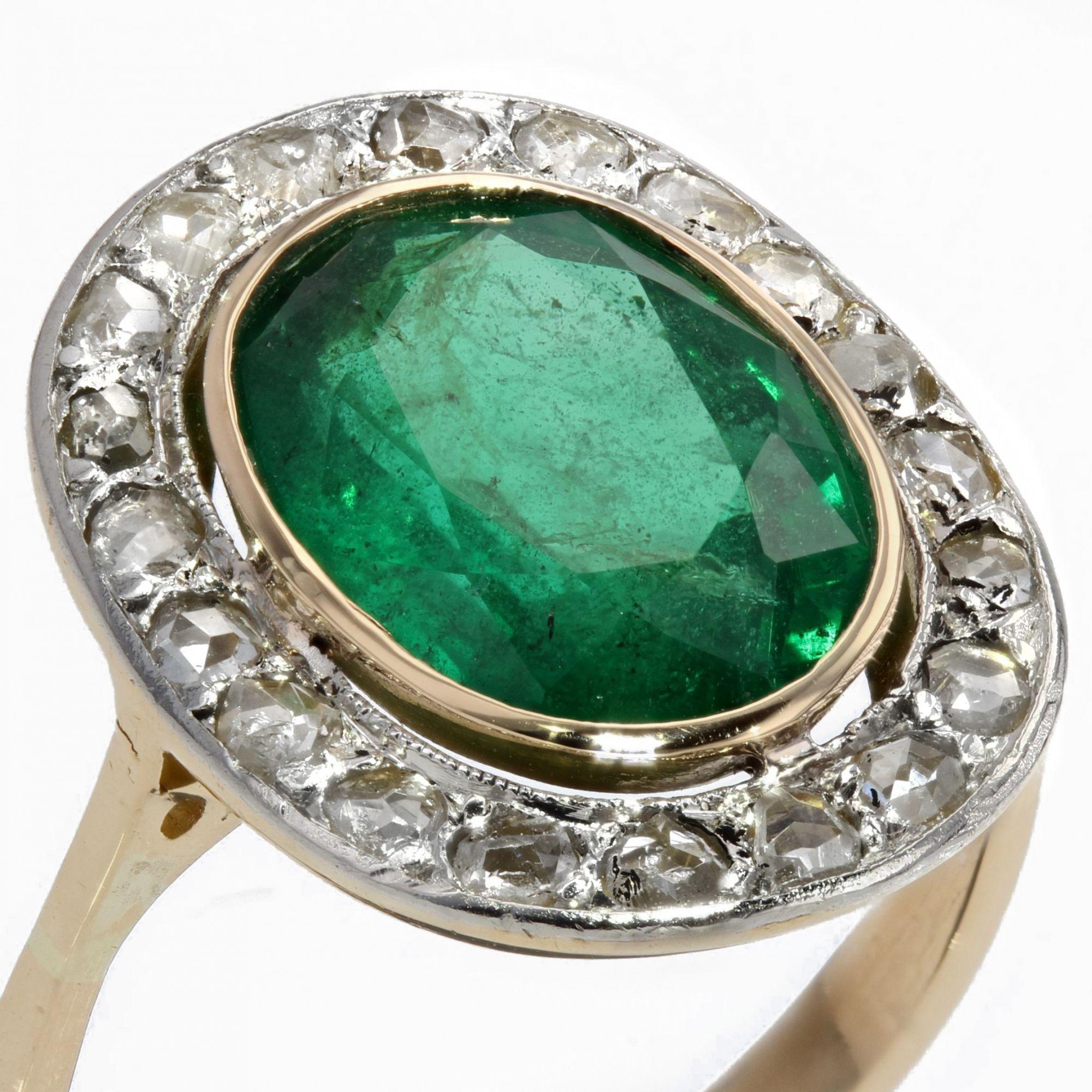 1925s Art Deco 3.14 Carat Emerald Diamonds 18 Karat Yellow Gold Oval Ring 3