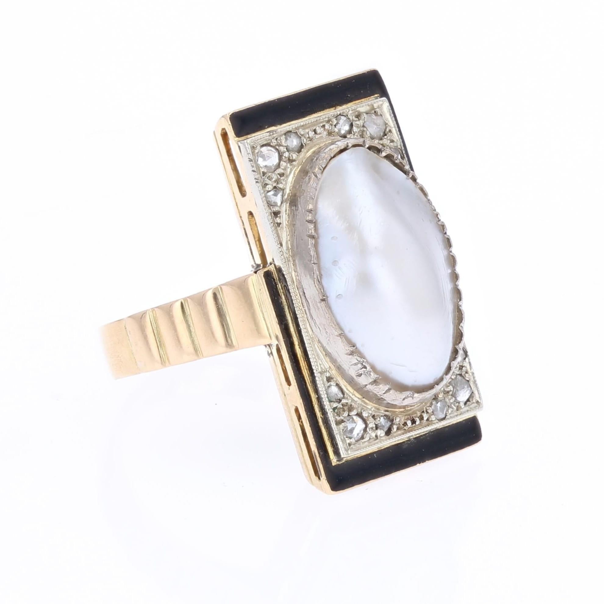 Anello Art Deco del 1925 con smalto nero e perle Mabe e diamanti in oro giallo 18 carati in vendita 5