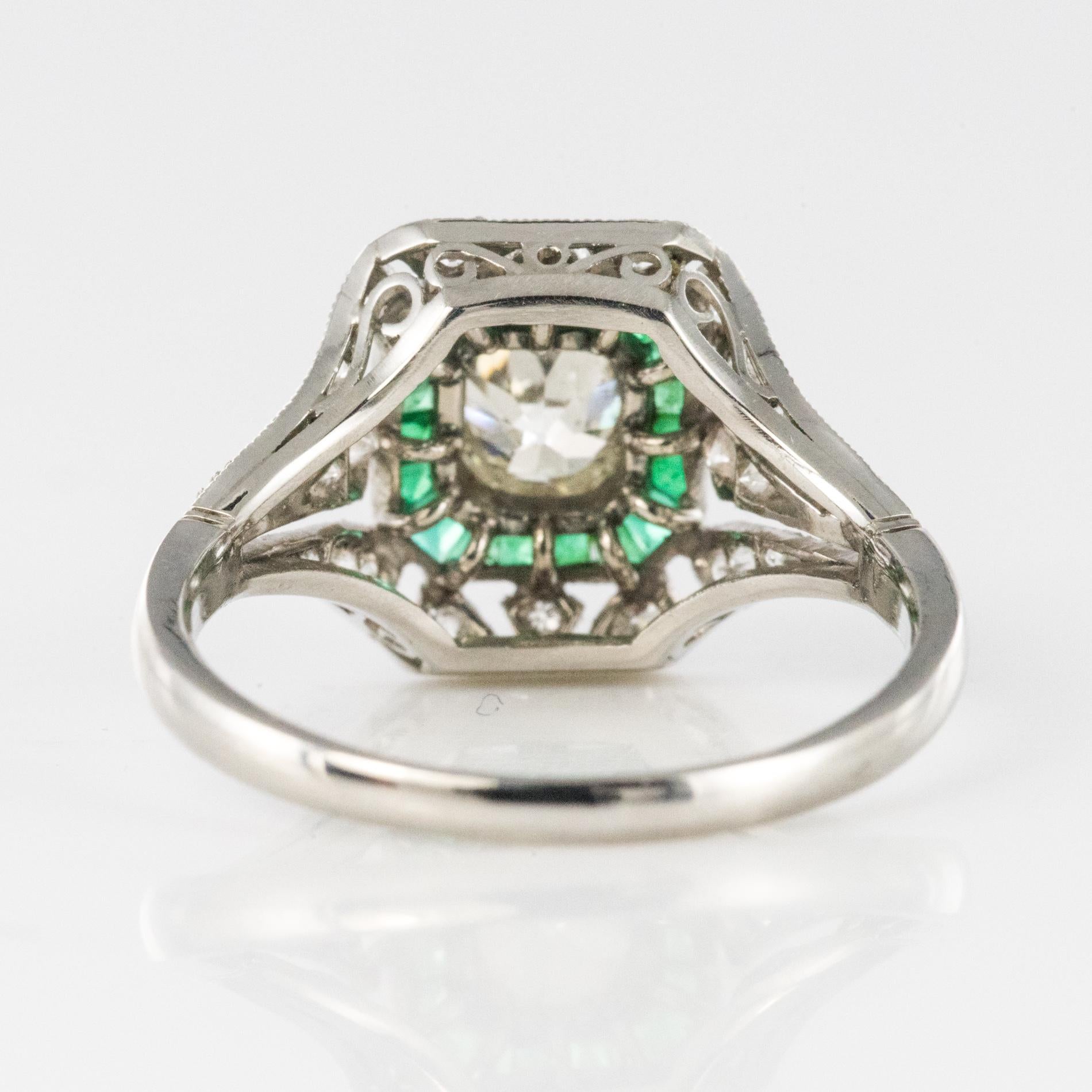 1925s Art Deco Calibrated Emeralds Diamonds Platinum Ring 5