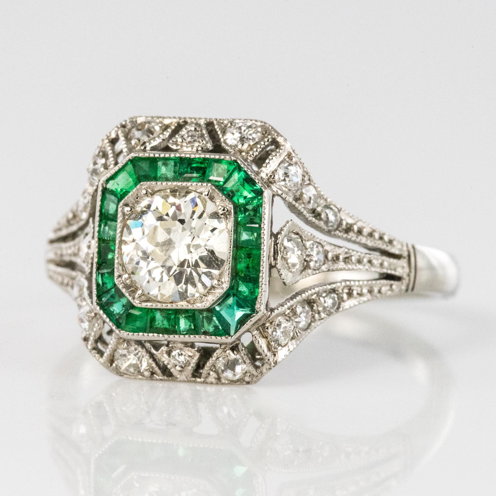 1925s Art Deco Calibrated Emeralds Diamonds Platinum Ring 1