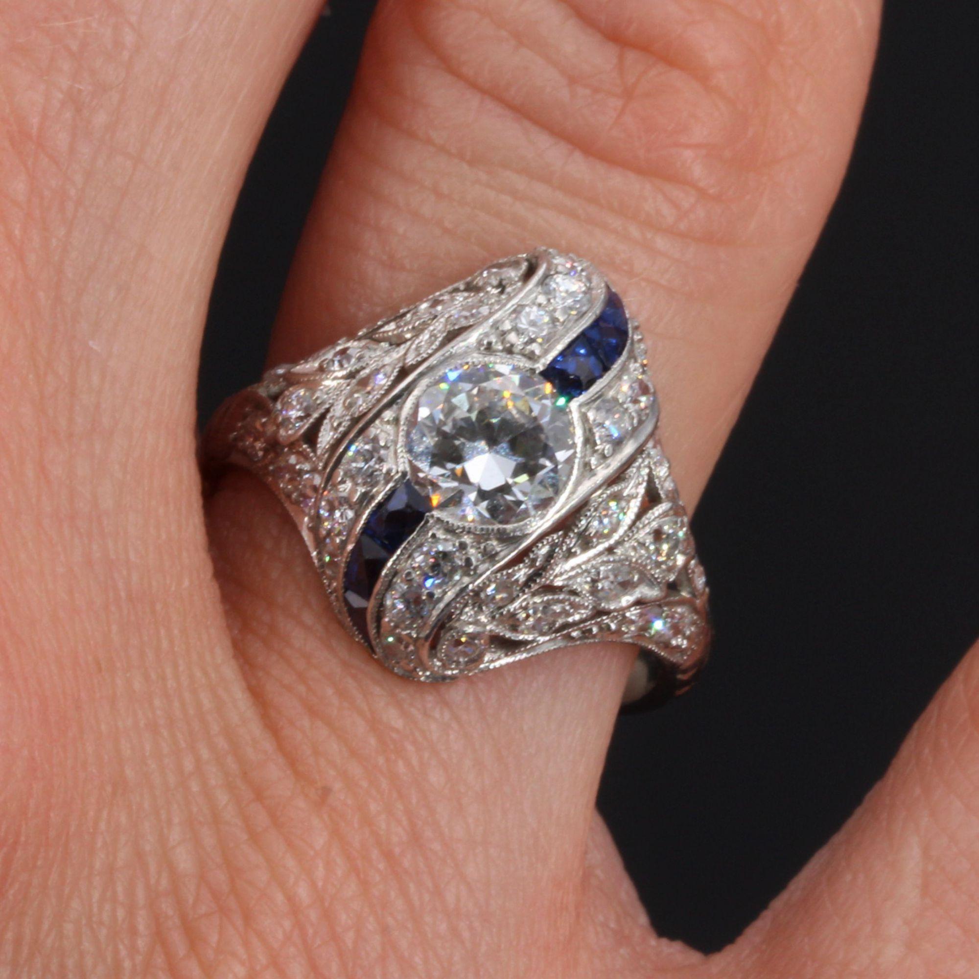 Women's 1925s Art Deco Calibrated Sapphire Diamonds Platinum Ring For Sale