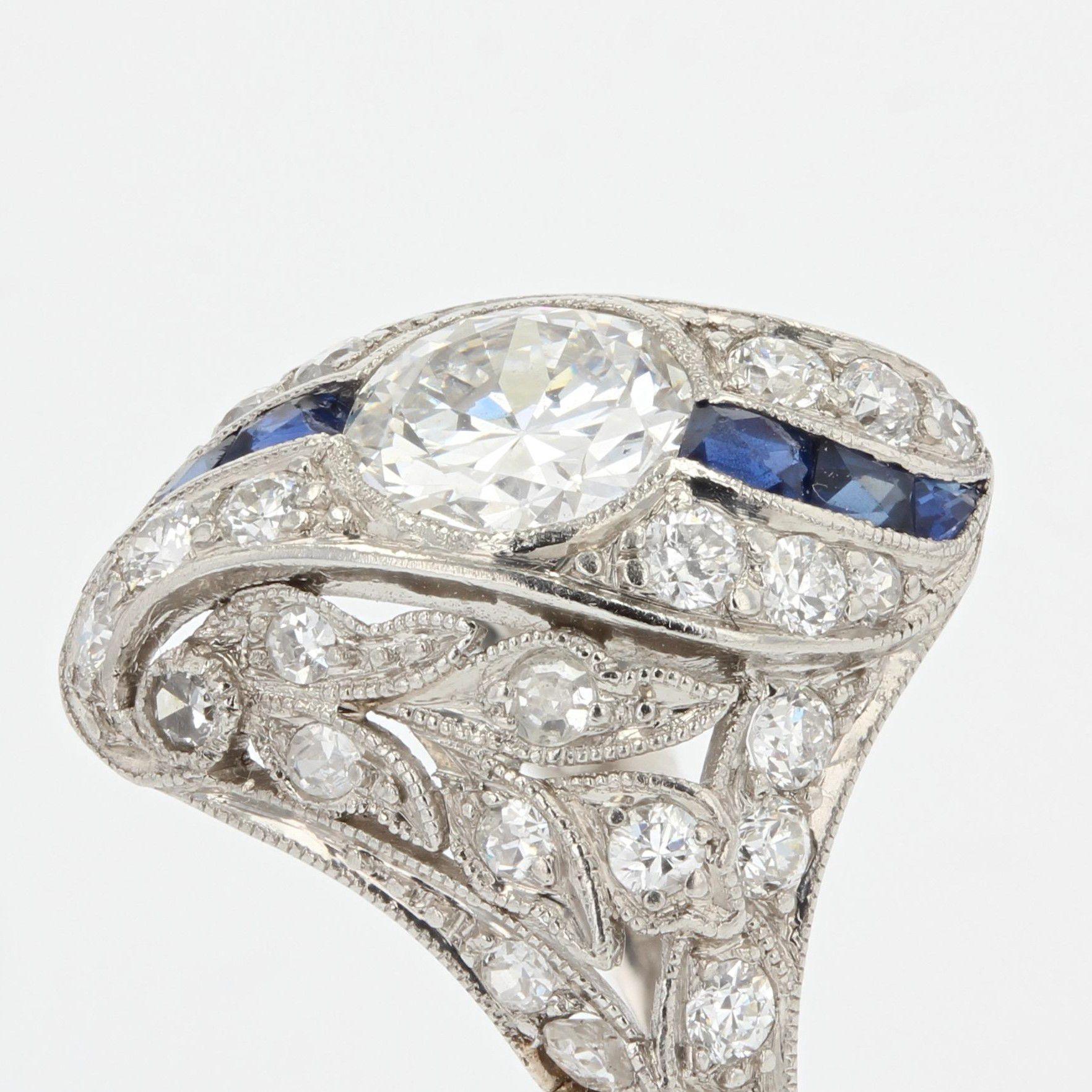 1925s Art Deco Calibrated Sapphire Diamonds Platinum Ring For Sale 2
