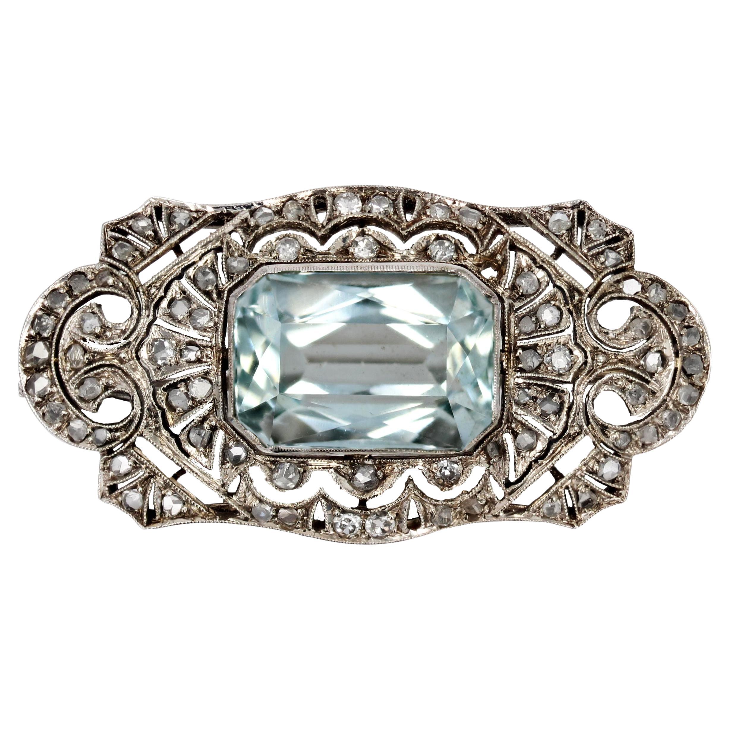 Broche Art déco des années 1925 en or blanc 18 carats avec diamants et aigue-marine