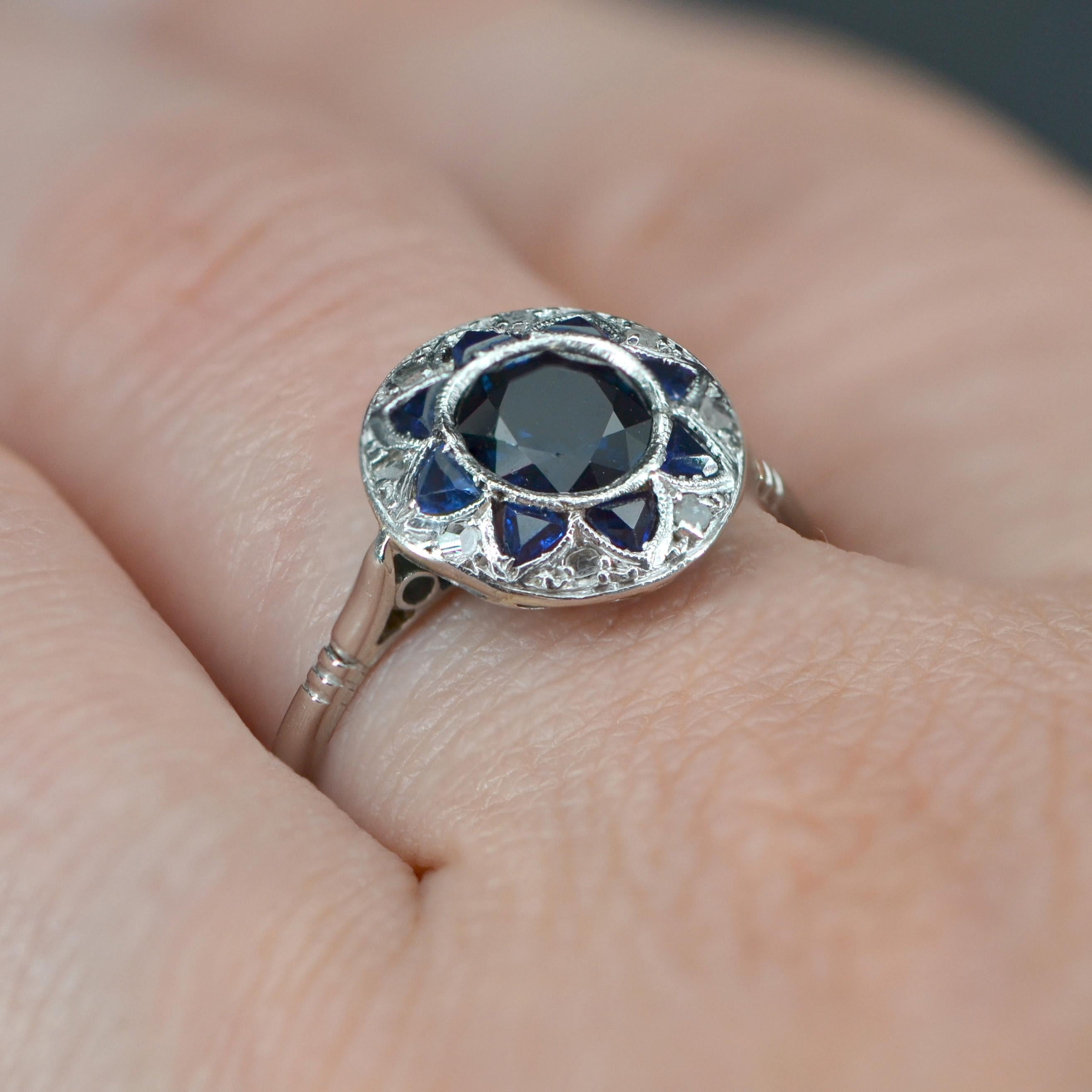 1925s Art Deco Sapphire Diamonds 18 Karat White Gold Round Shape Ring 10