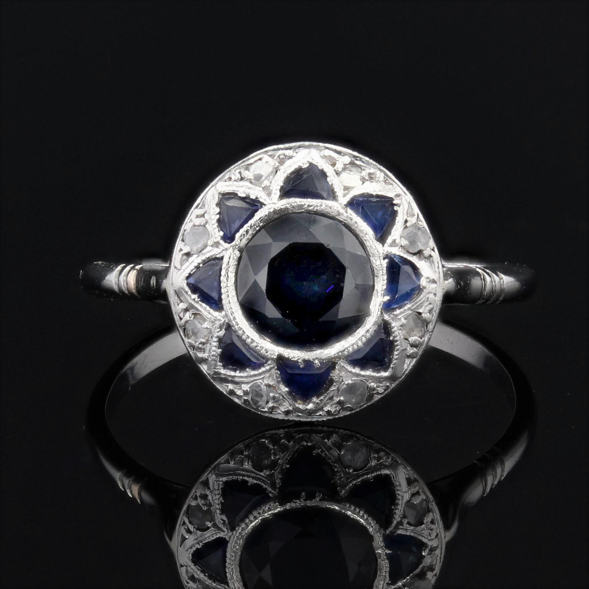 Round Cut 1925s Art Deco Sapphire Diamonds 18 Karat White Gold Round Shape Ring