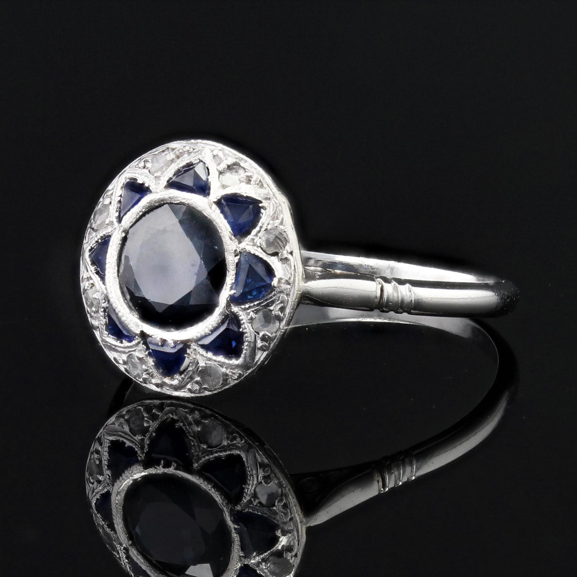 Women's 1925s Art Deco Sapphire Diamonds 18 Karat White Gold Round Shape Ring