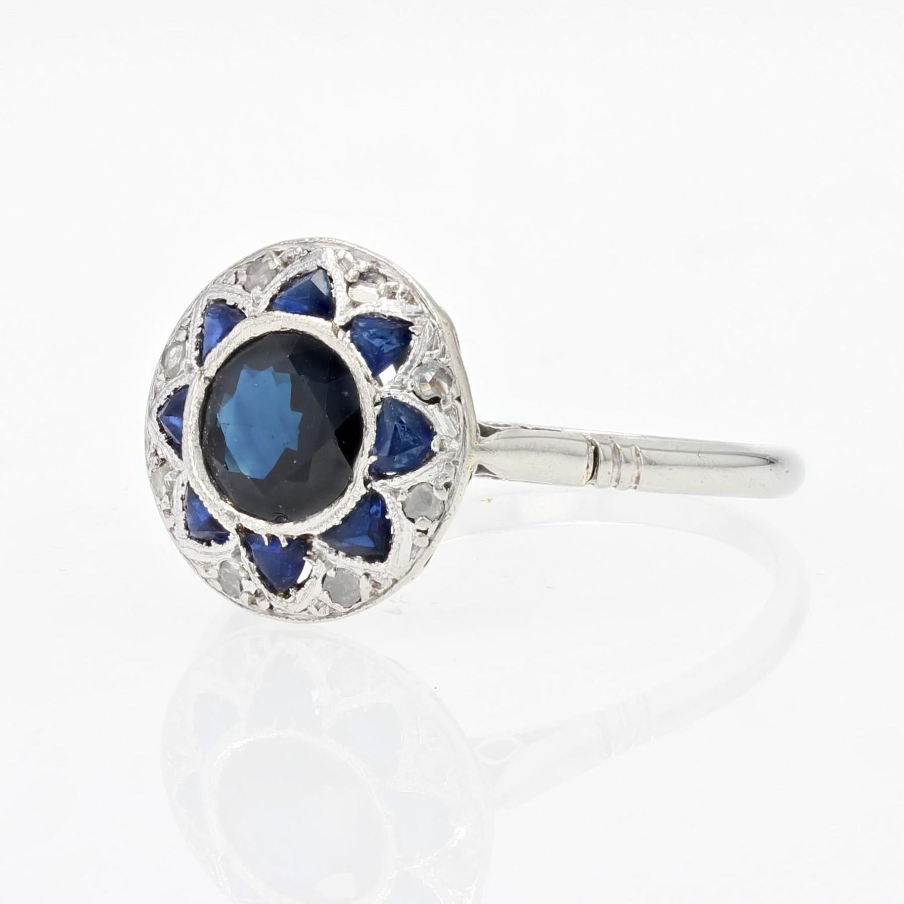 1925s Art Deco Sapphire Diamonds 18 Karat White Gold Round Shape Ring 2