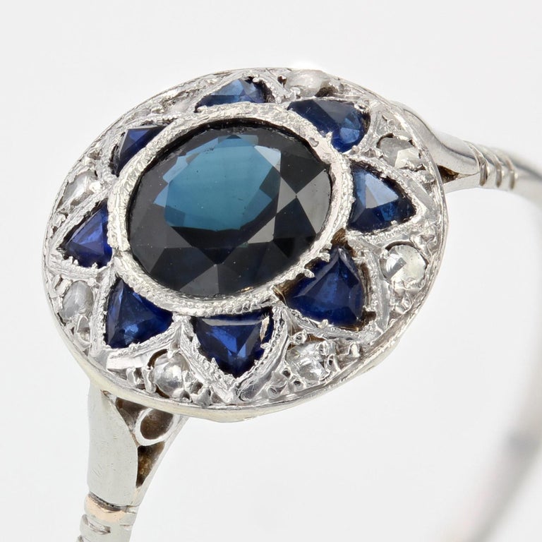 1925s Art Deco Sapphire Diamonds 18 Karat White Gold Round Shape Ring For Sale 3
